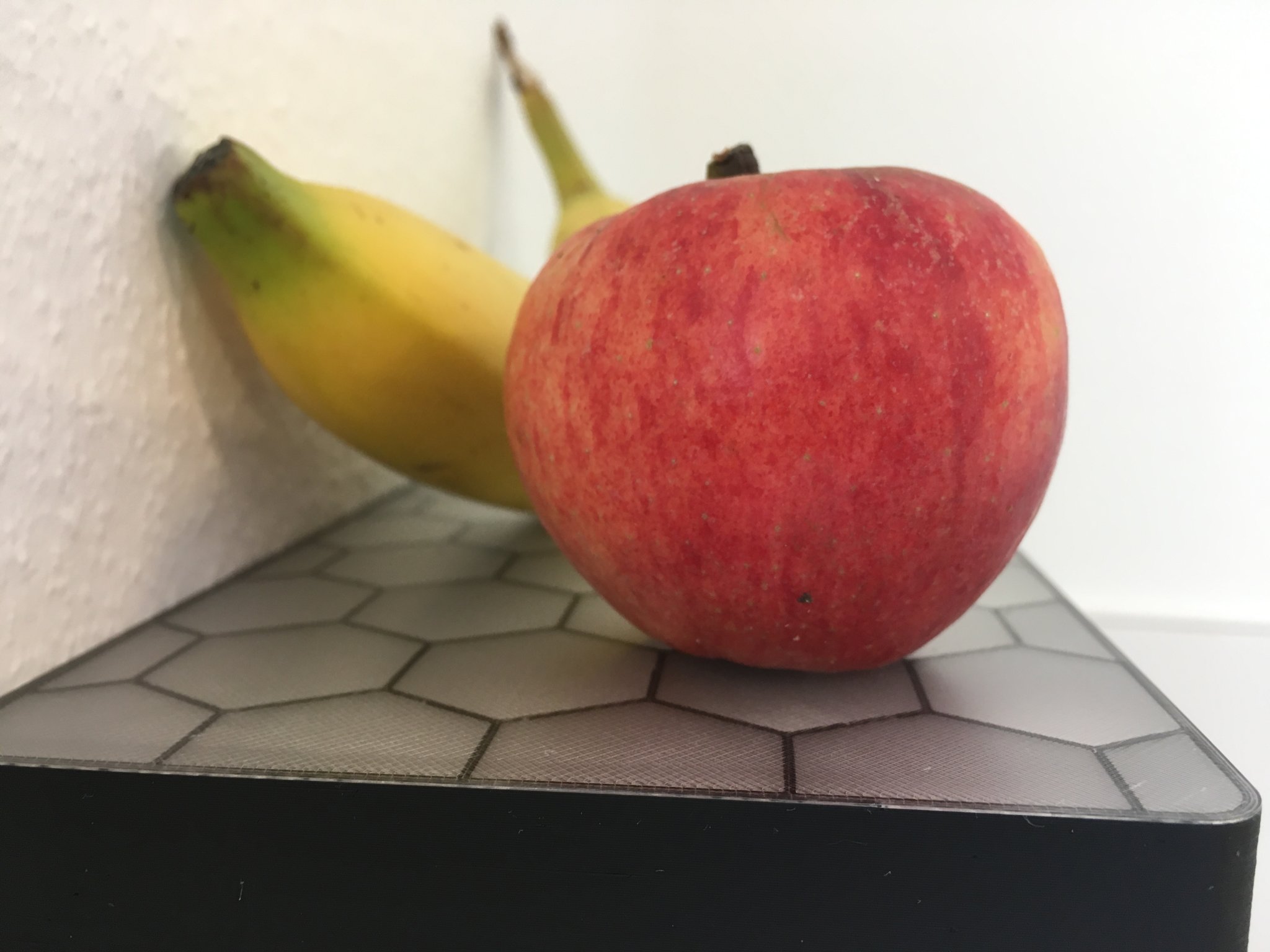 Giá treo tường hình lục giác với phần lấp đầy nổi bật