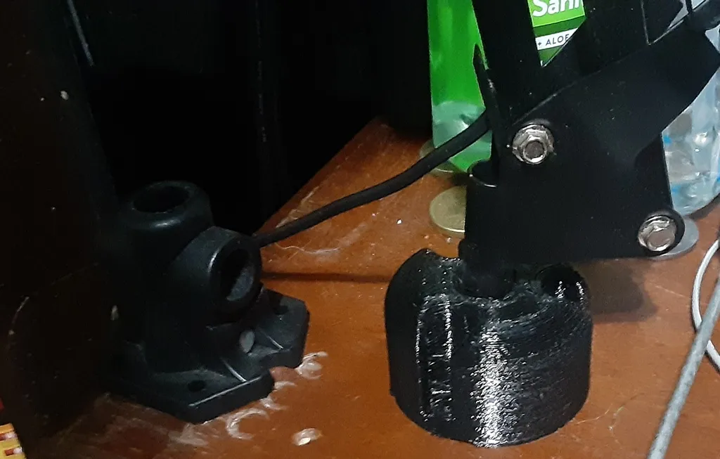 Đế đèn bàn với tay đỡ xoay điều chỉnh