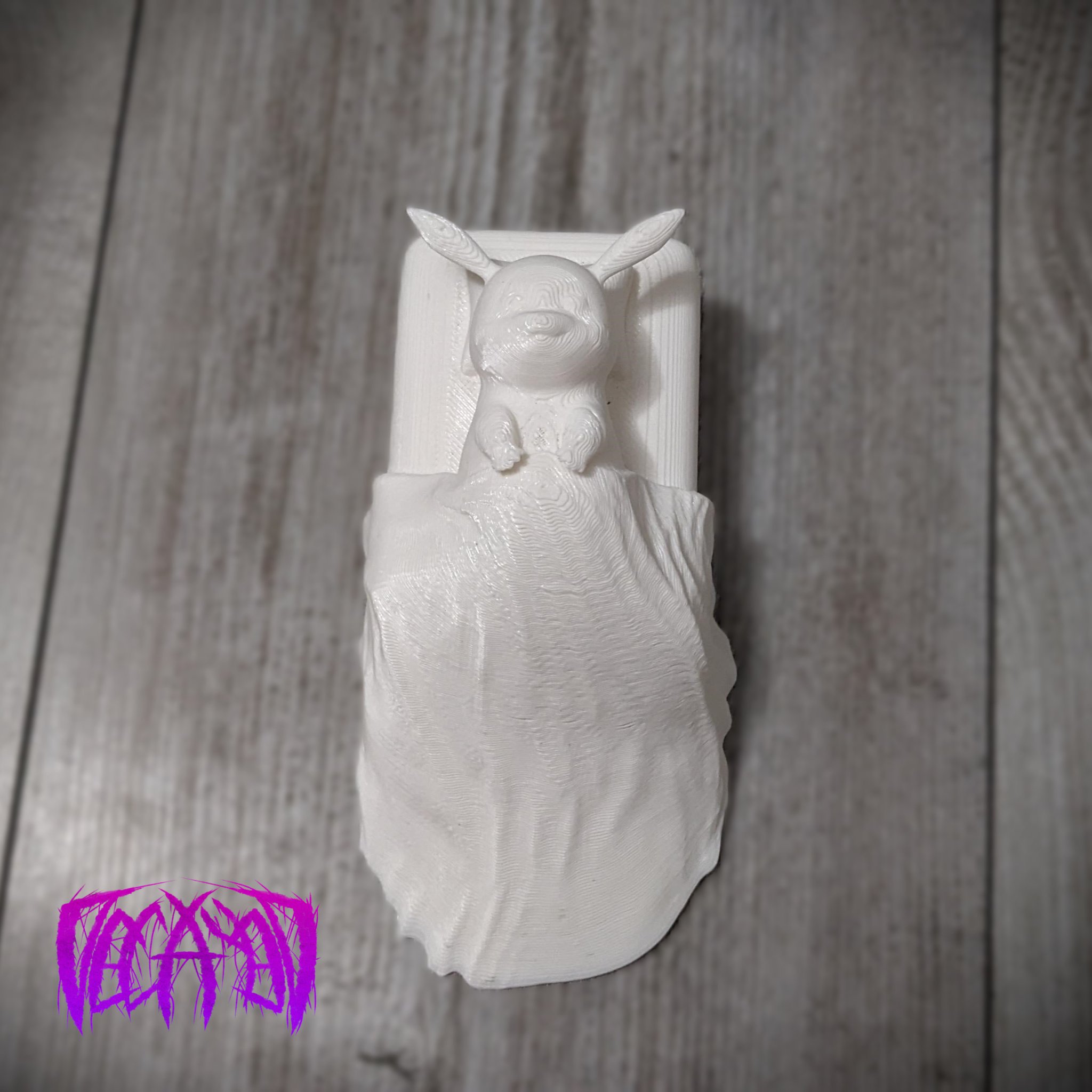 Chặn cửa Pikachu meme nằm ngửa