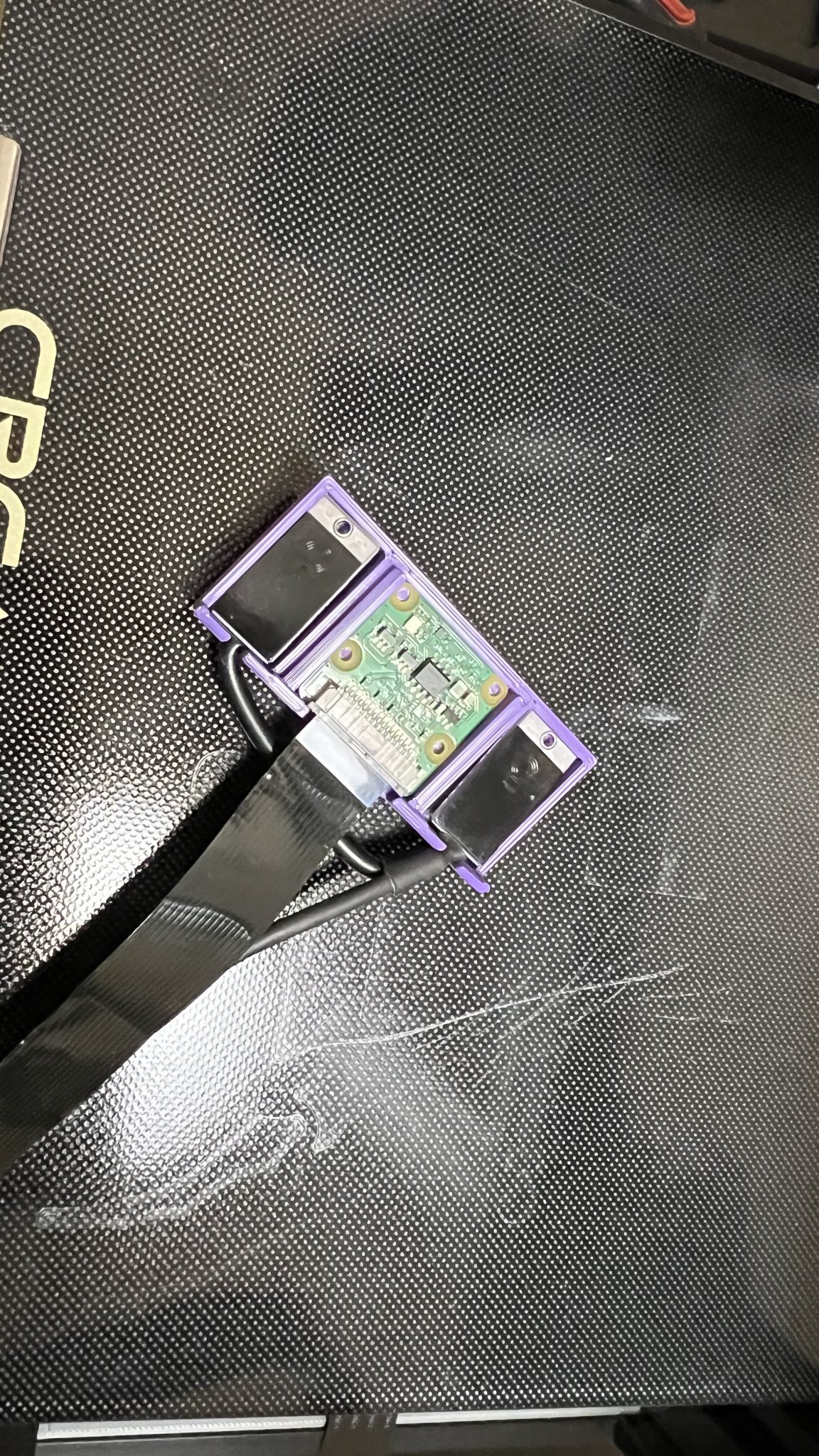 Giá đỡ camera Raspberry Pi với hỗ trợ LED keychain