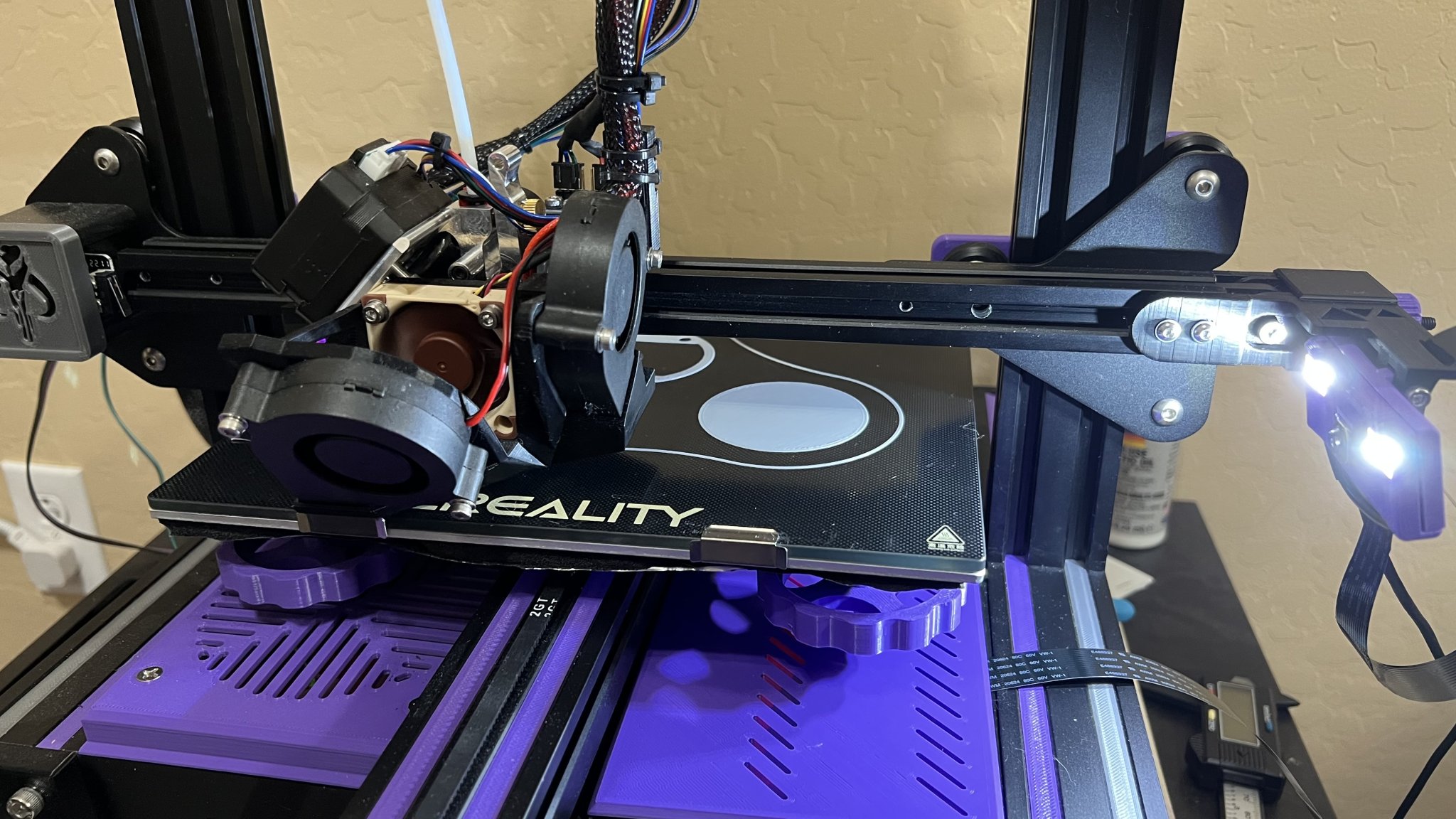 Giá đỡ camera Raspberry Pi với hỗ trợ LED keychain