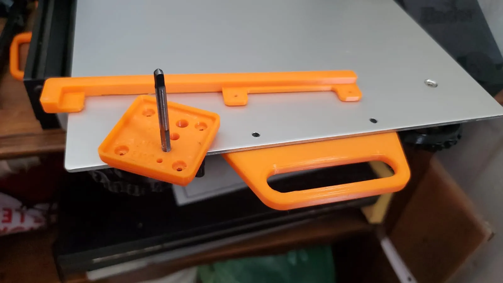 Hướng dẫn khoan lỗ lắp tay cầm cho Ender 3 v2