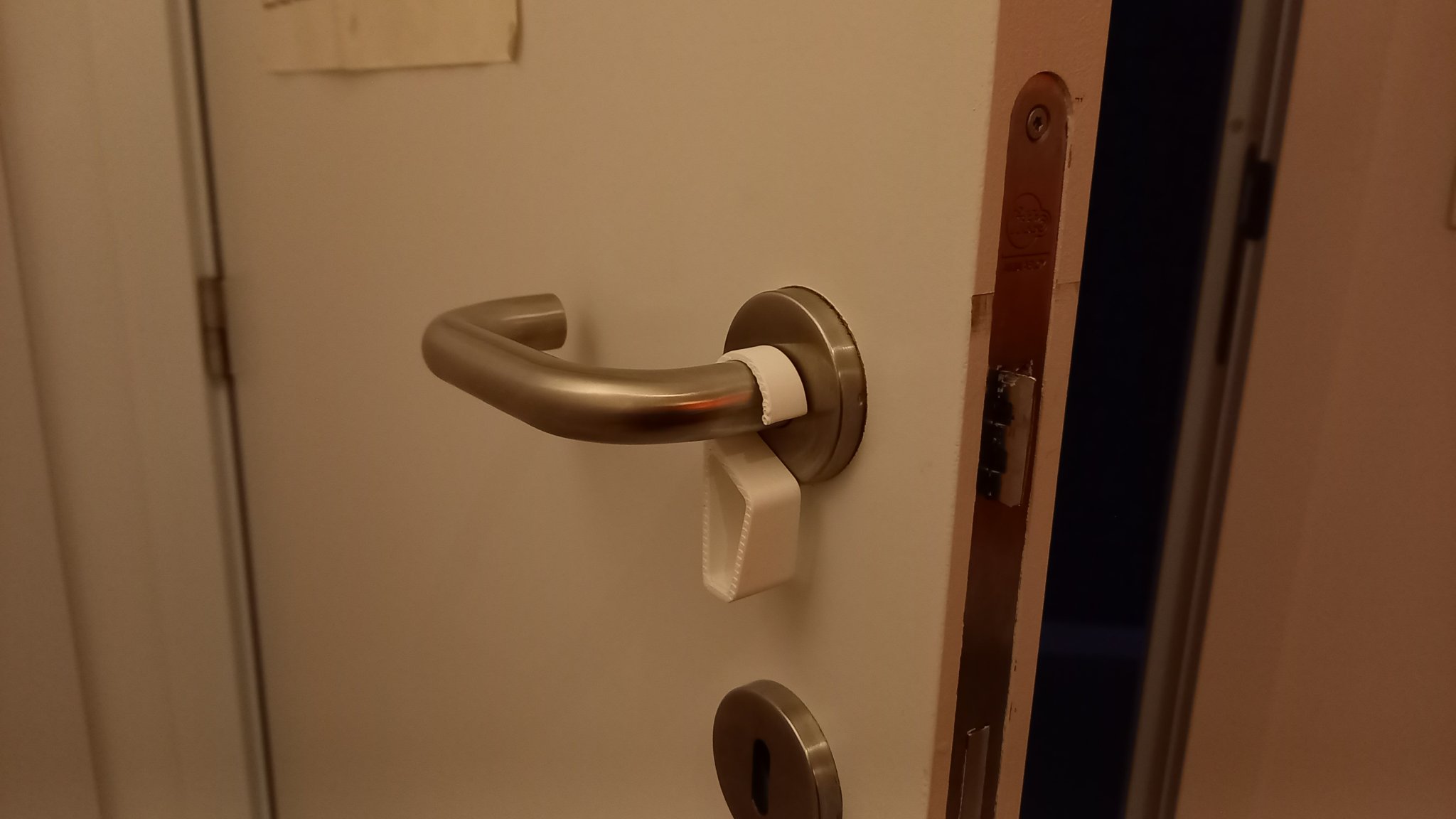 Cái chặn cửa treo tiện lợi