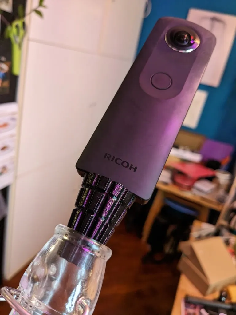 Giá đỡ camera 360 độ dạng nắp chai bia PANal PLUG