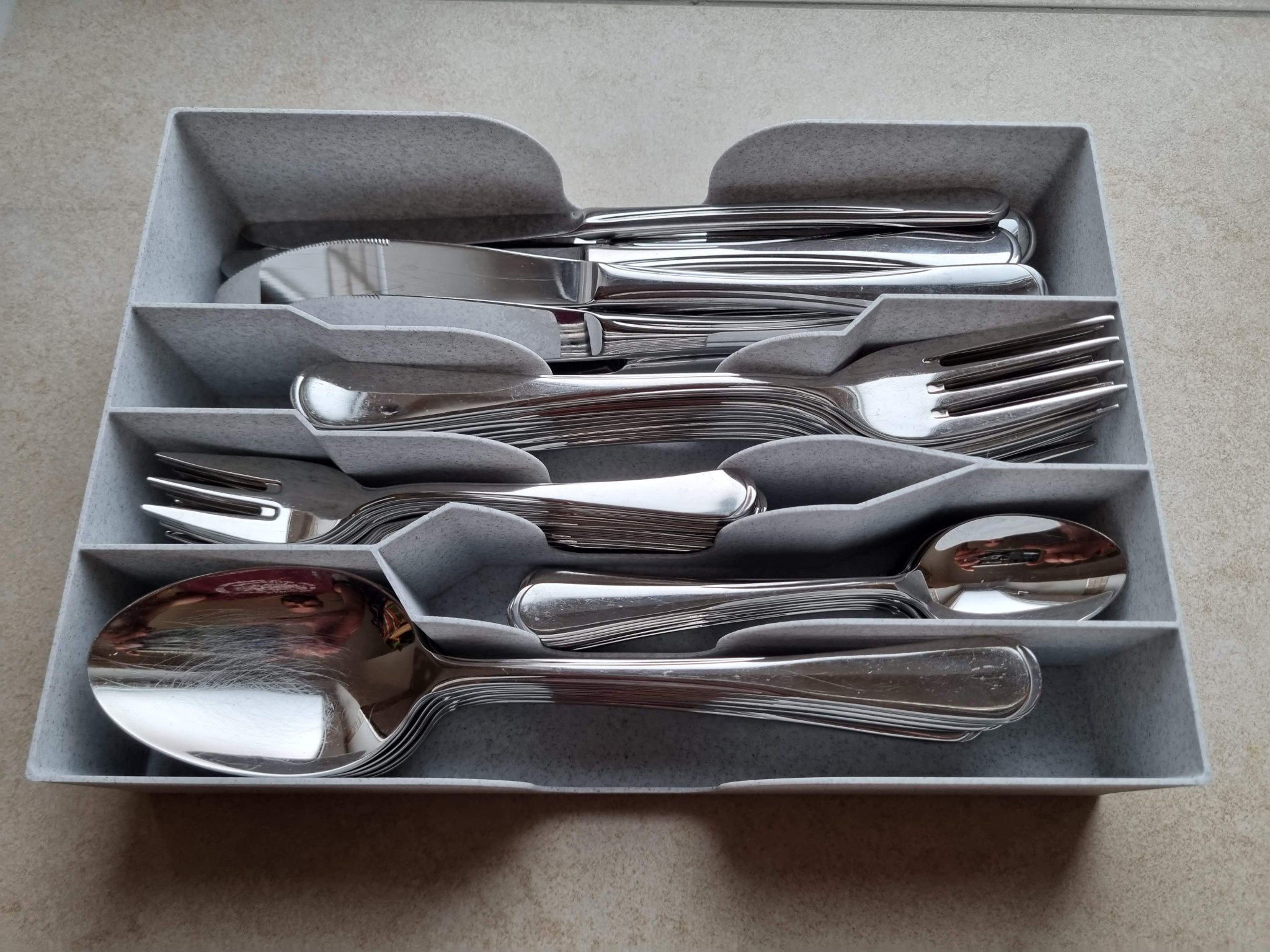 Khay đựng dụng cụ ăn uống siêu gọn - 12 món không cần hỗ t...