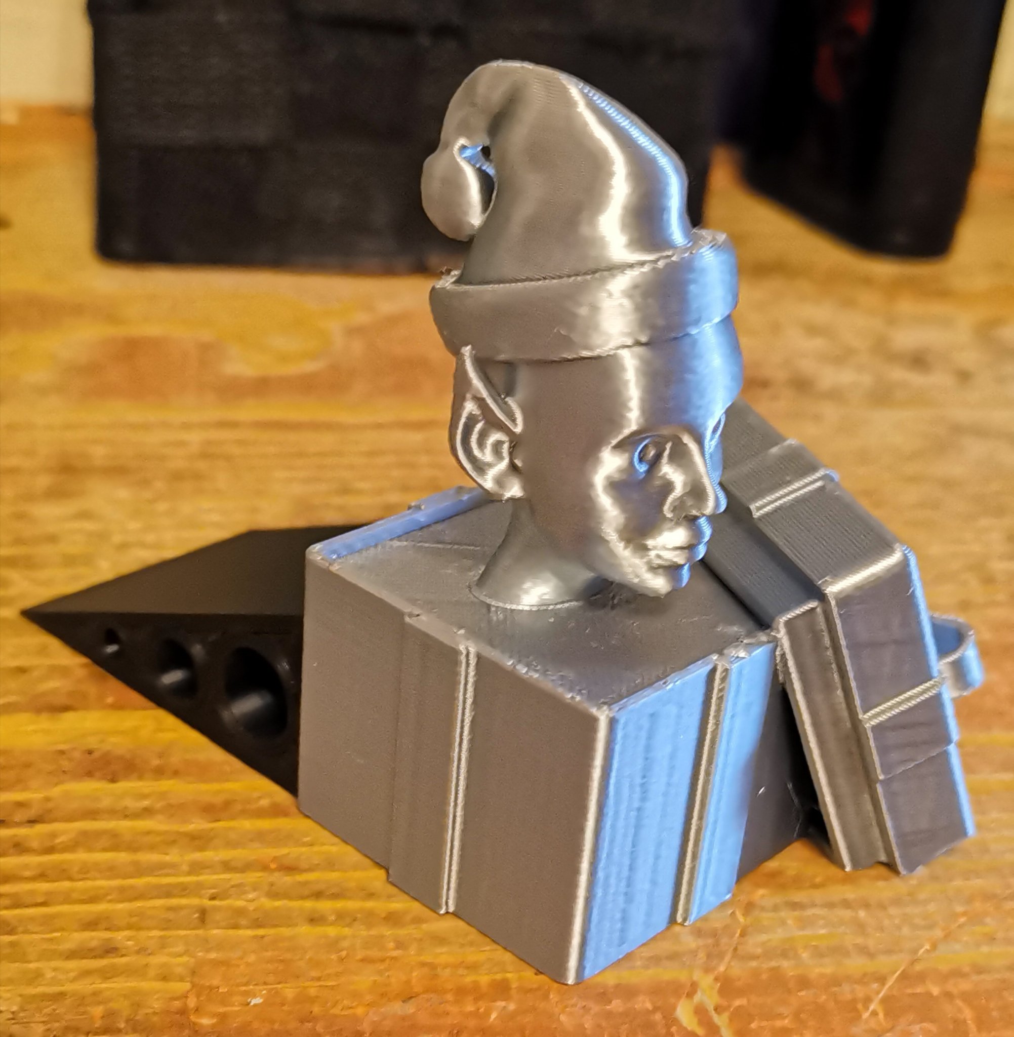 Giá đỡ cửa quà tặng Giáng sinh hình elf