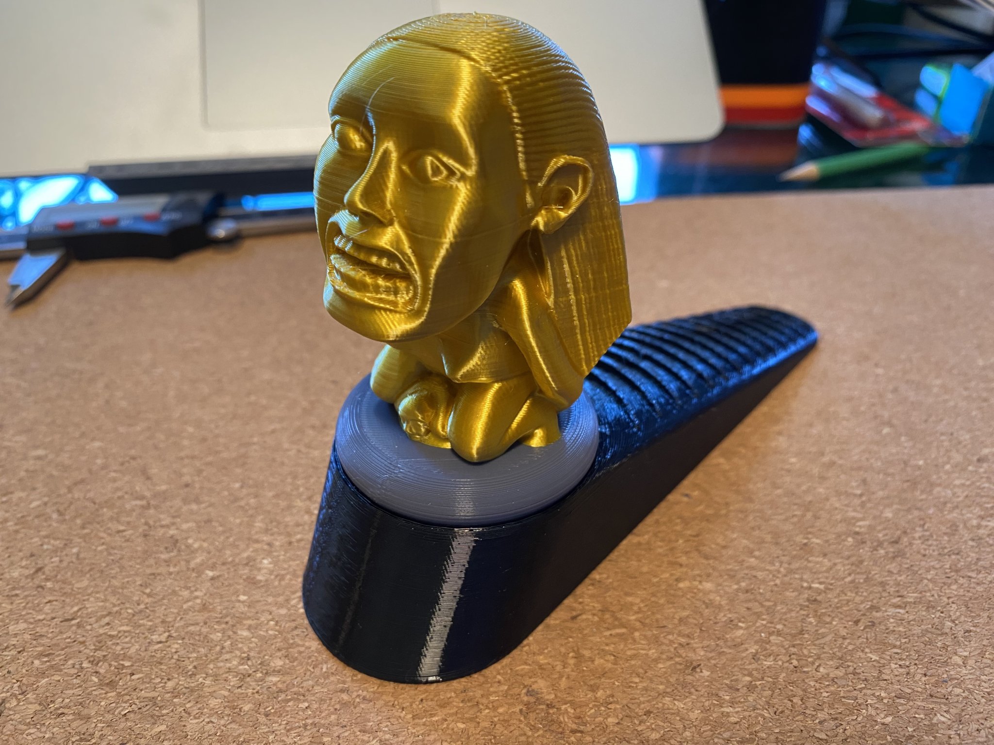 Giá đỡ cửa theo chủ đề Tượng Thần Sinh Sản Indiana Jones