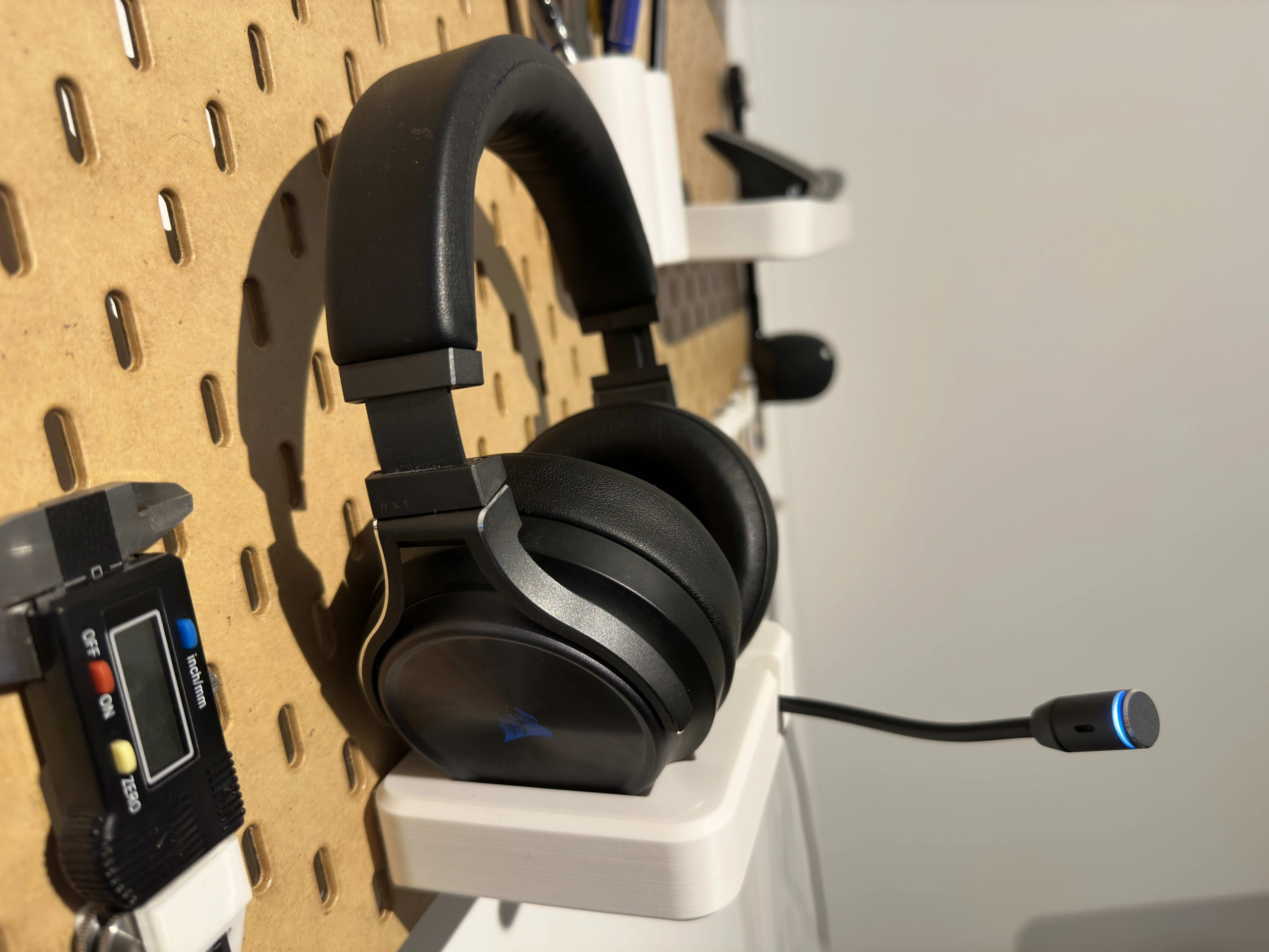 Đế sạc Corsair Virtuoso XT cho bảng ghim Skadis