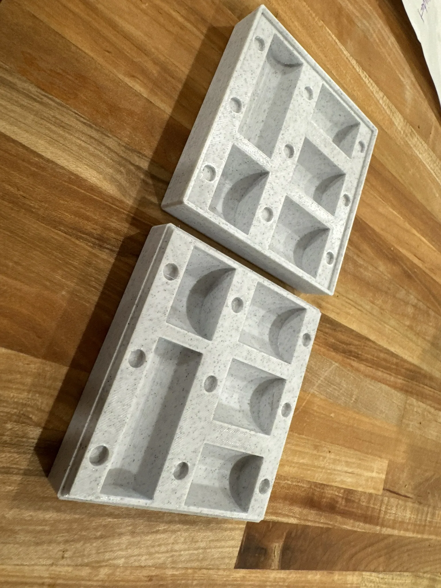 Hộp đựng tiền xu Scythe với nam châm giữ chắc chắn