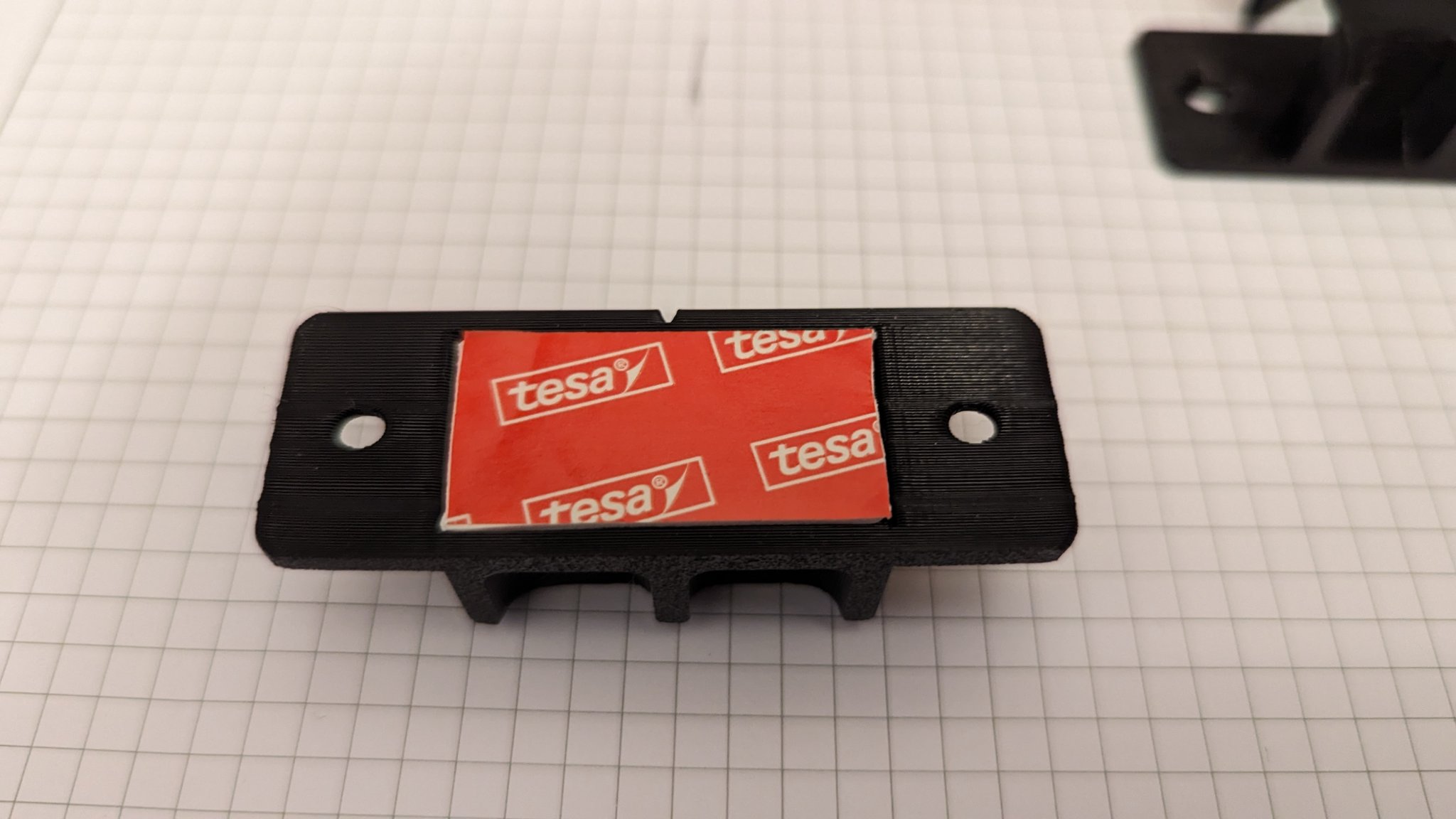 Giá treo khung tranh gỗ lắp tường có thể điều chỉnh