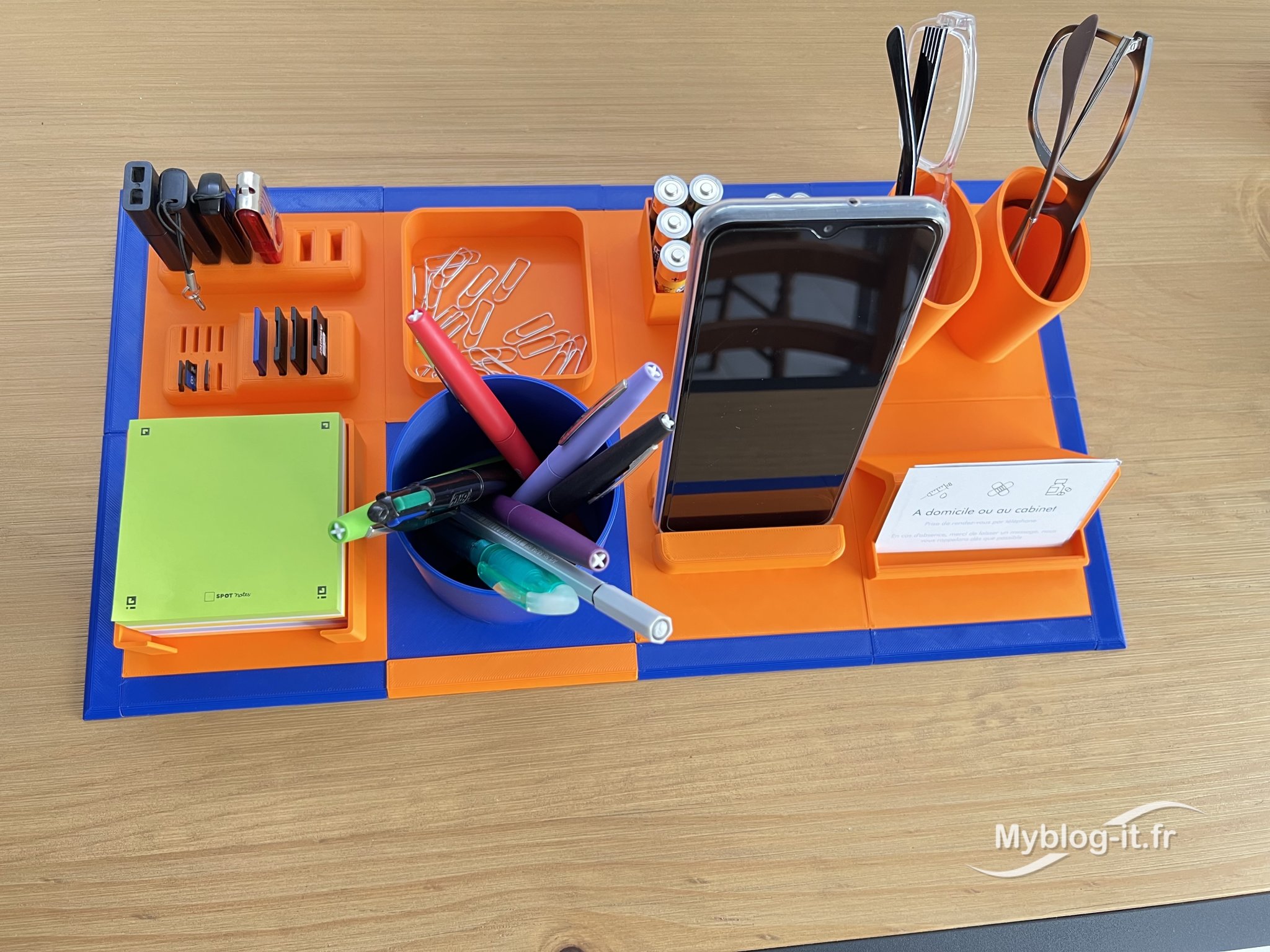 Tổ chức bàn làm việc modul với các mô-đun tùy chỉnh