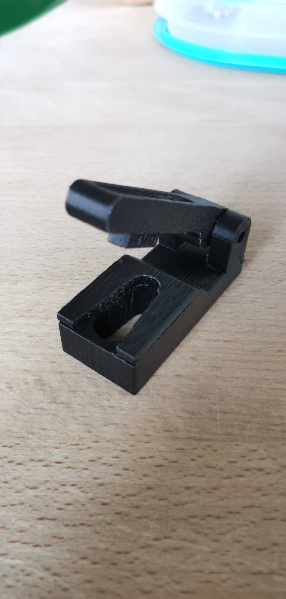 Máy đẩy viên thuốc với nắp giữ an toàn