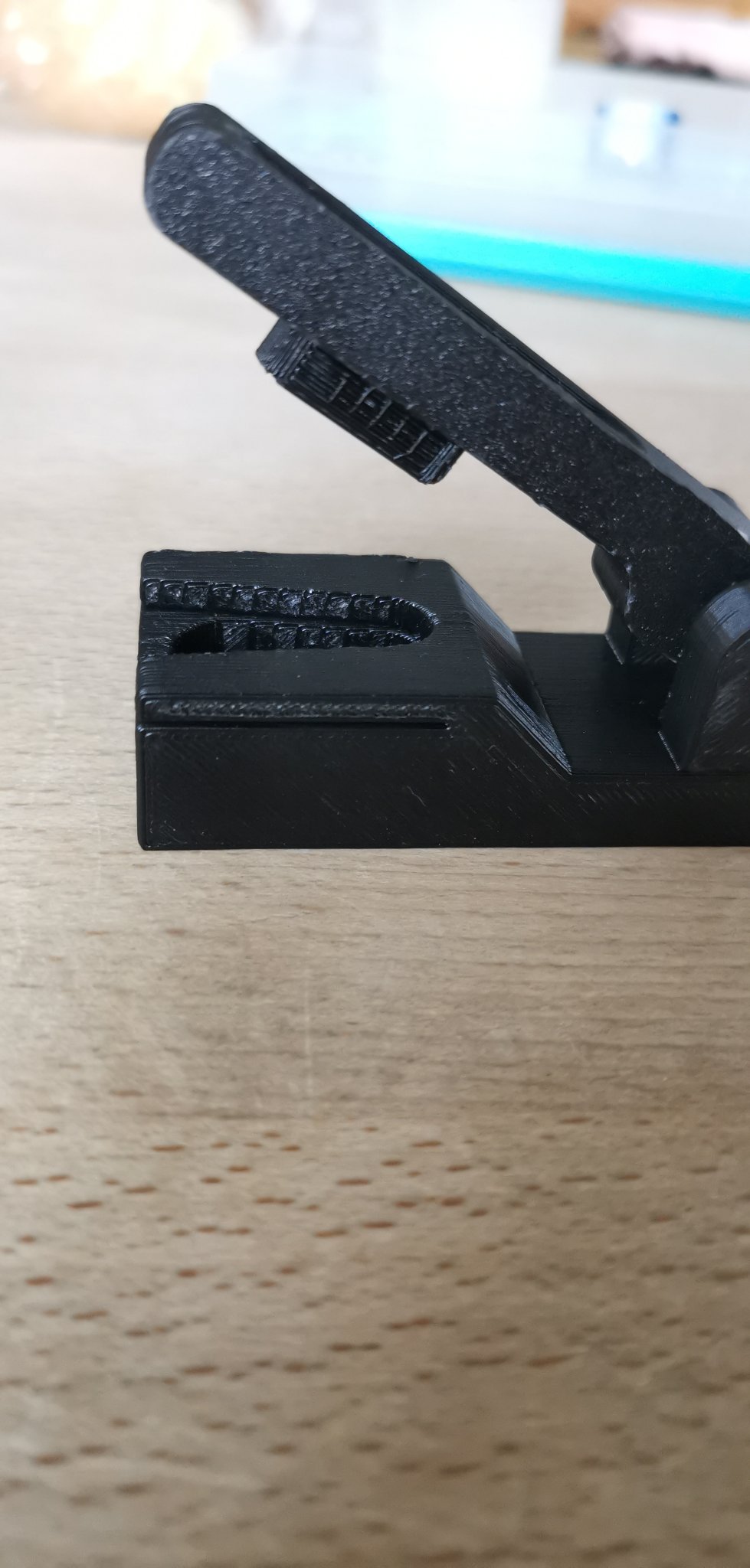 Máy đẩy viên thuốc với nắp giữ an toàn