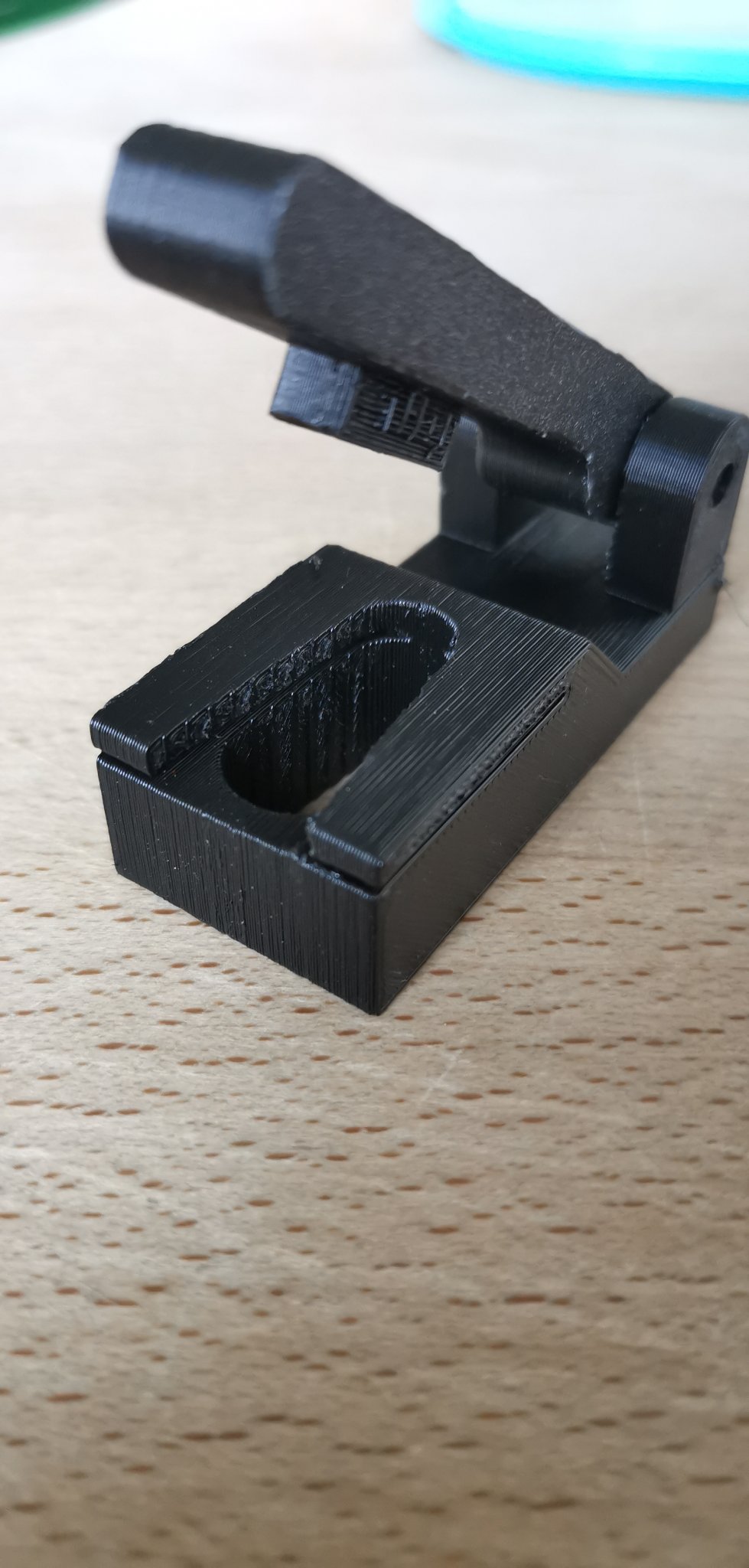 Máy đẩy viên thuốc với nắp giữ an toàn