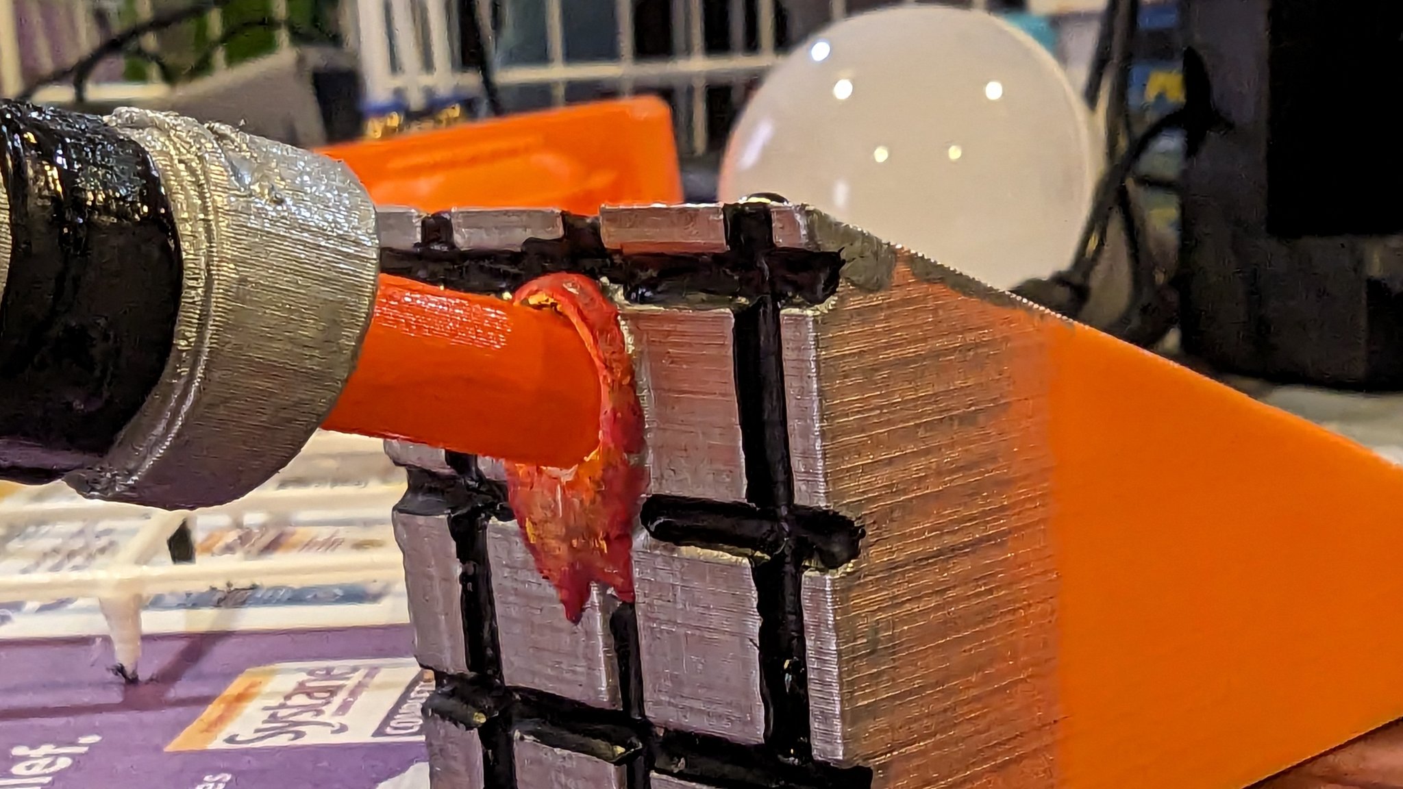 Giá đỡ cửa hình kiếm ánh sáng Star Wars