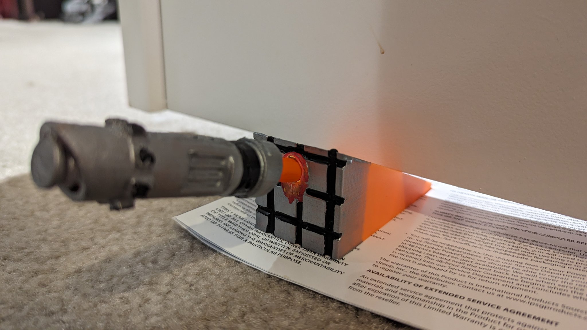 Giá đỡ cửa hình kiếm ánh sáng Star Wars