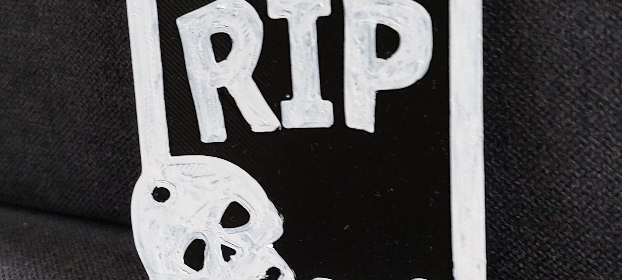 Bảng đá trang trí Halloween cho nghĩa trang