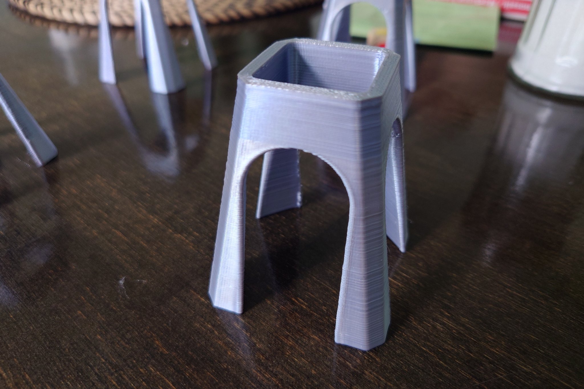 Giá đỡ đổ màu cho canvas với chiều cao điều chỉnh