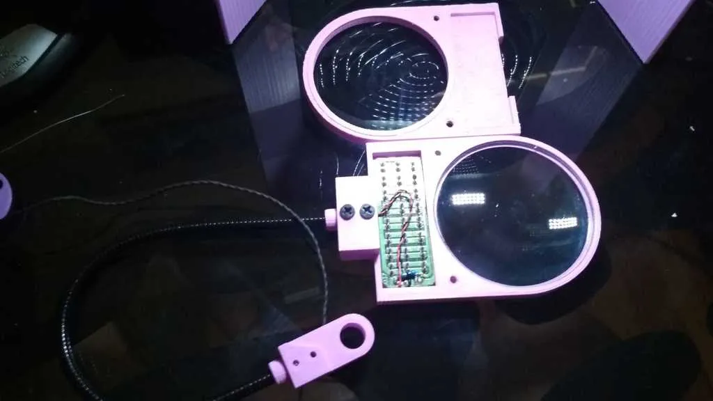 Giá đỡ kính lúp làm việc với đèn LED và chân xoay