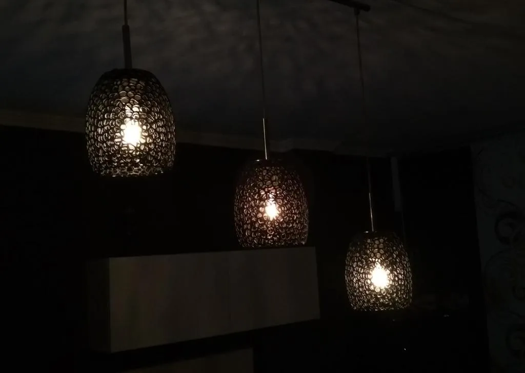 Đèn bàn phong cách Voronoi Trueno