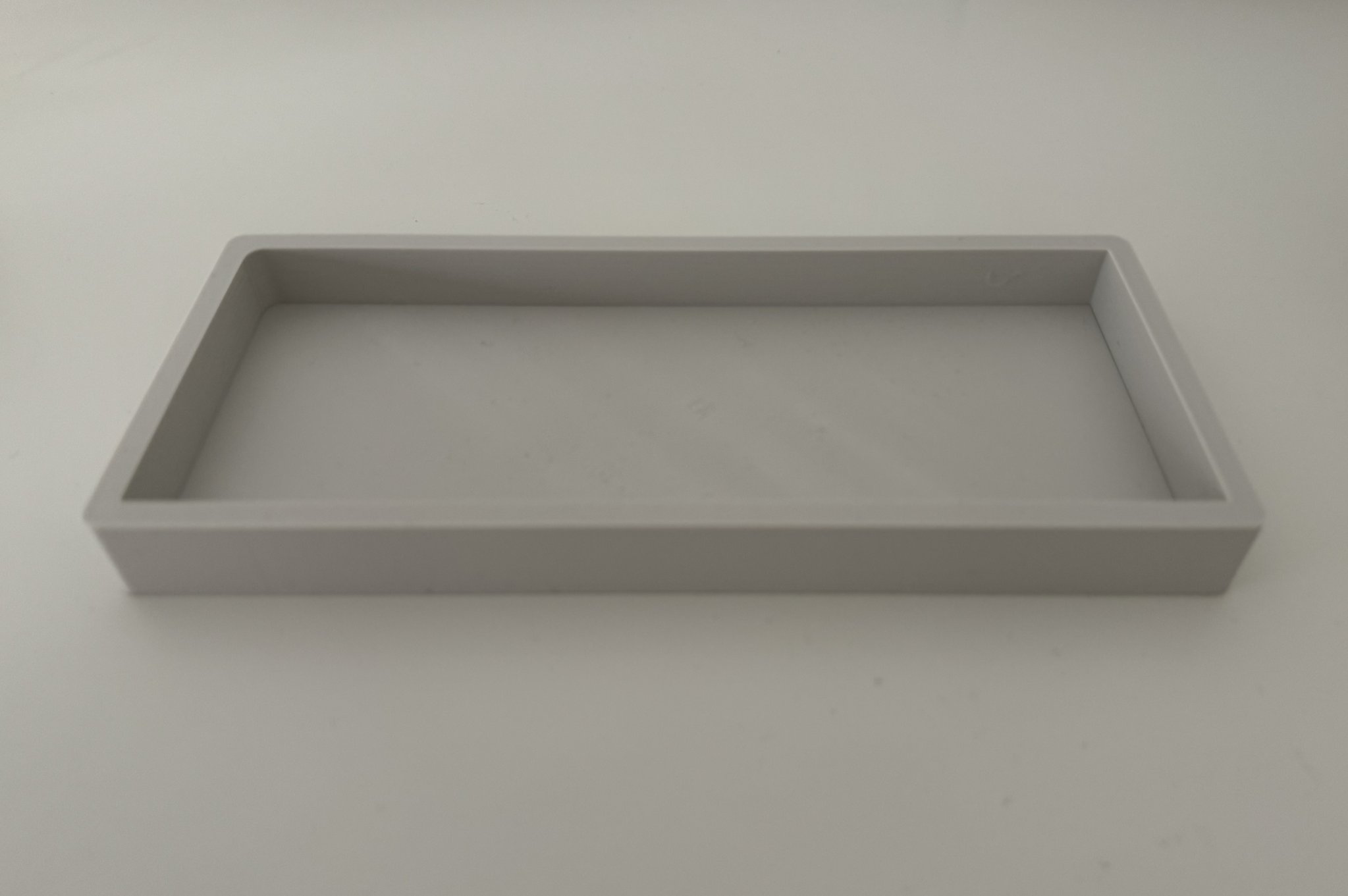 Khay đựng đồ đơn giản cho nước hoa và vật dụng khác