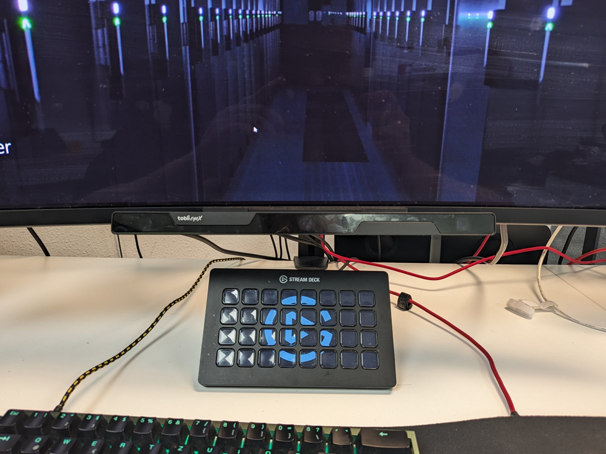 Giá đỡ Tobii eyeX cho màn hình cong 1800R