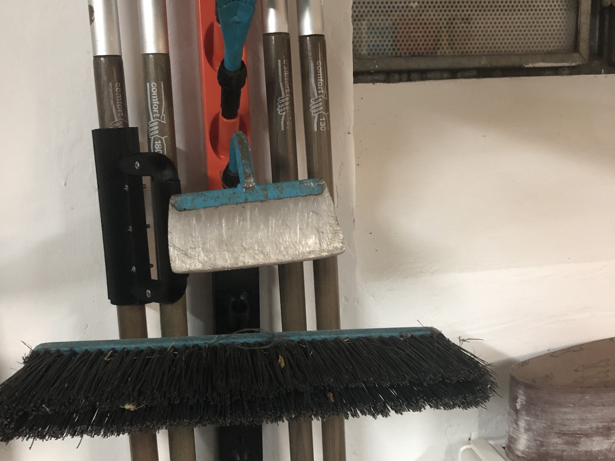 Giá đỡ dụng cụ làm vườn mở rộng Gardena