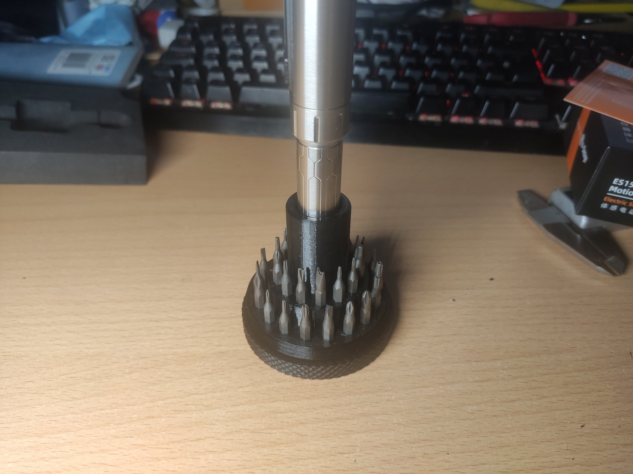 Hộp đựng tua vít điện ES15 và đầu bit