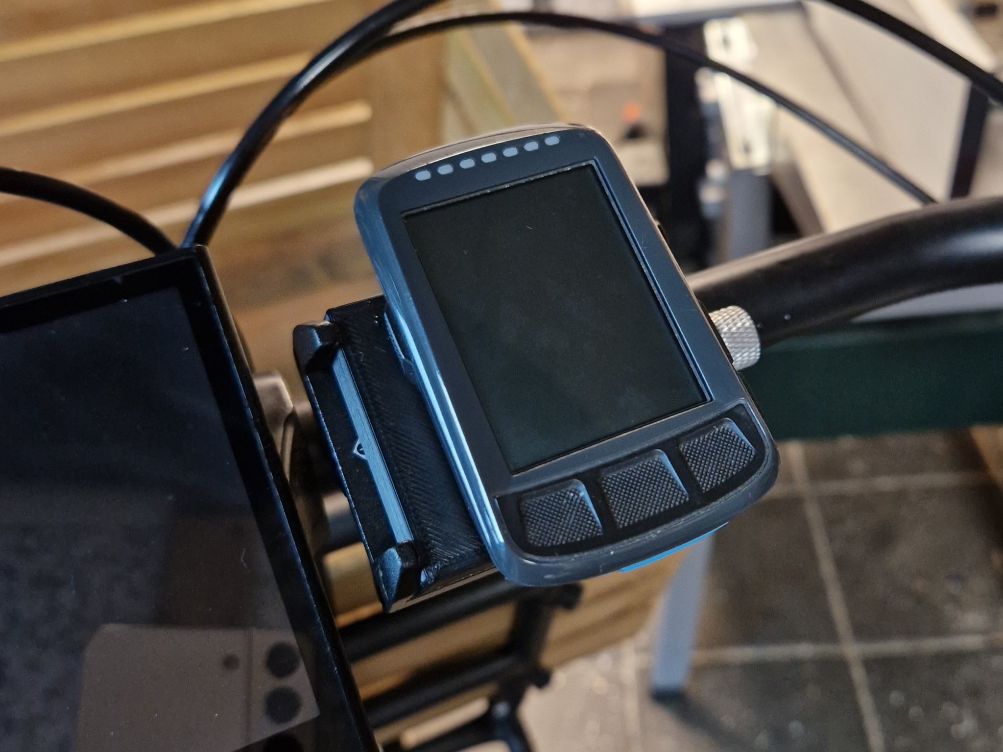 Bộ chuyển đổi Wahoo Bolt cho giá đỡ điện thoại thông minh