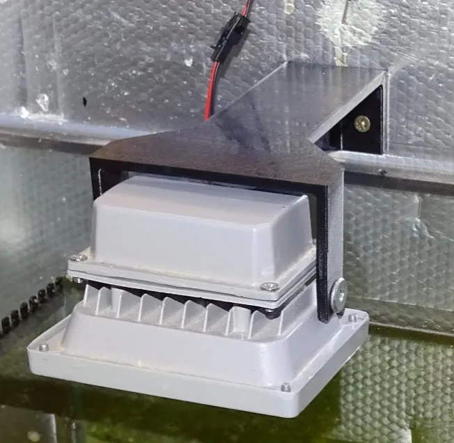 Giá đỡ tường cho đèn halogen LED 10W