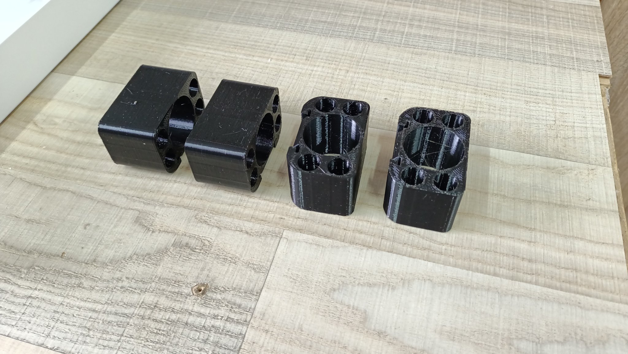 Khoảng cách giữa các bảo vệ trong tủ điện DC 1P và 2P