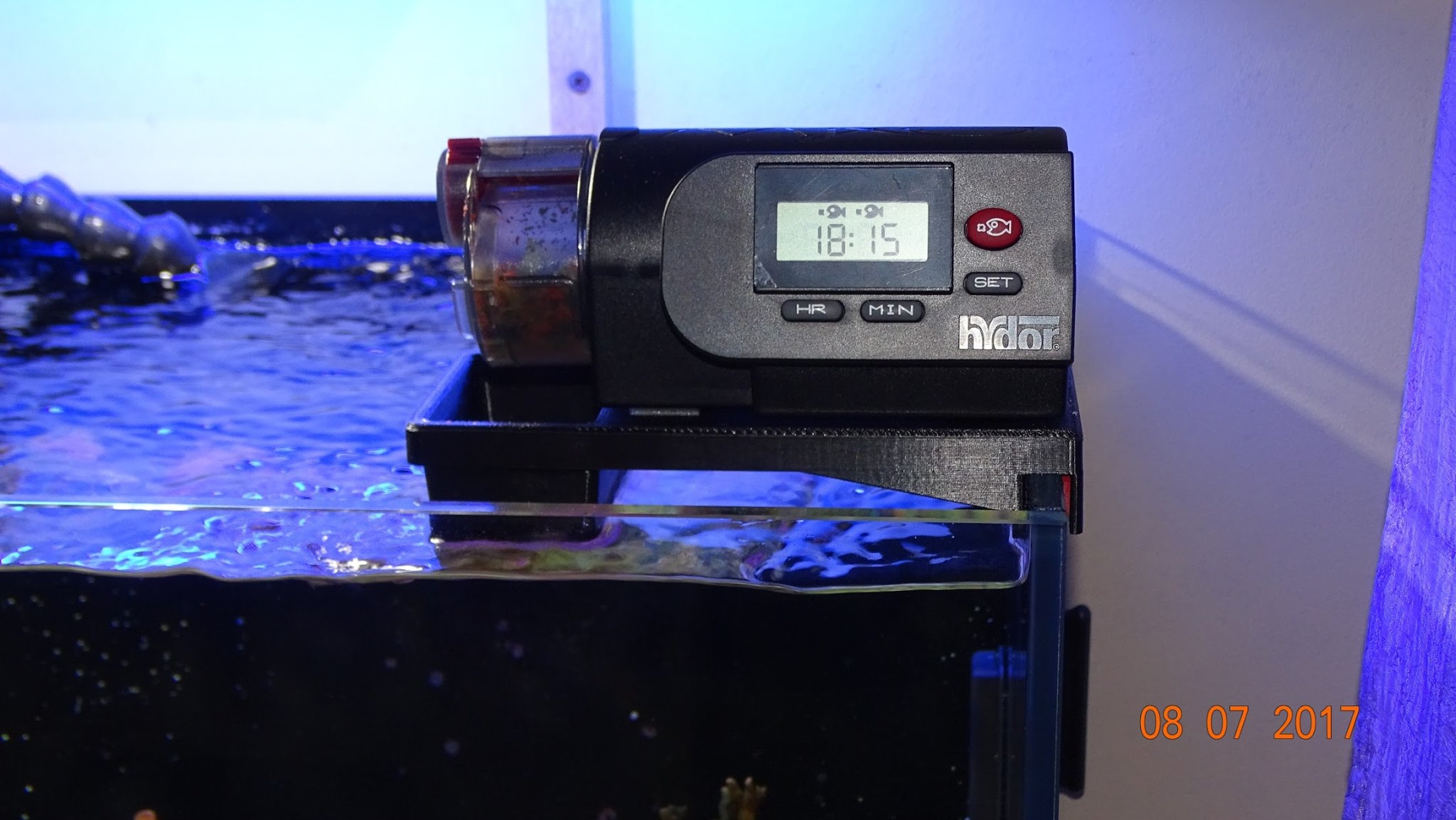 Giá đỡ kính cho máy cho ăn tự động Hydor Mixo