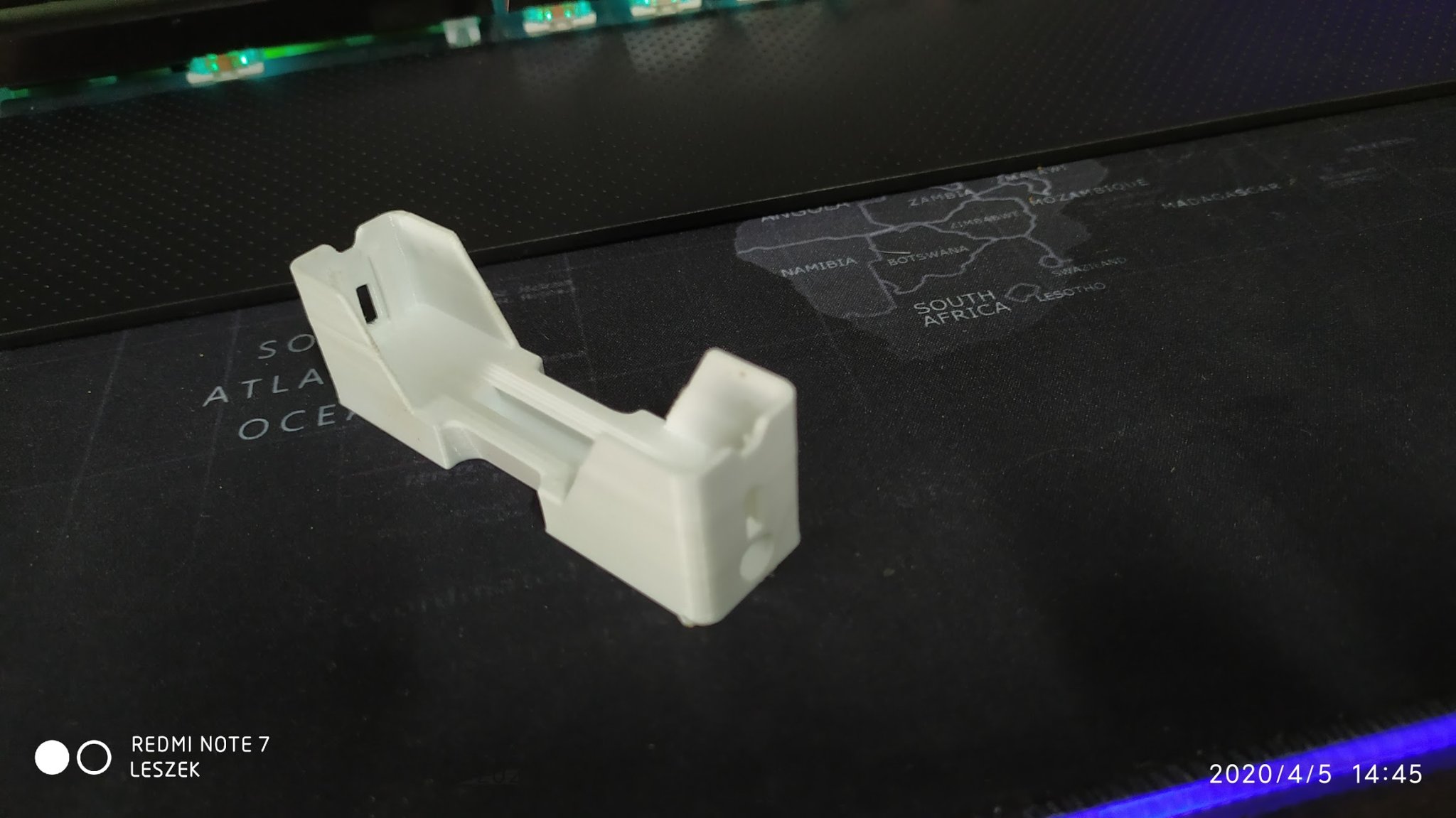 Giá đỡ pin 18650 với không gian cảm biến nhiệt độ DS18B20