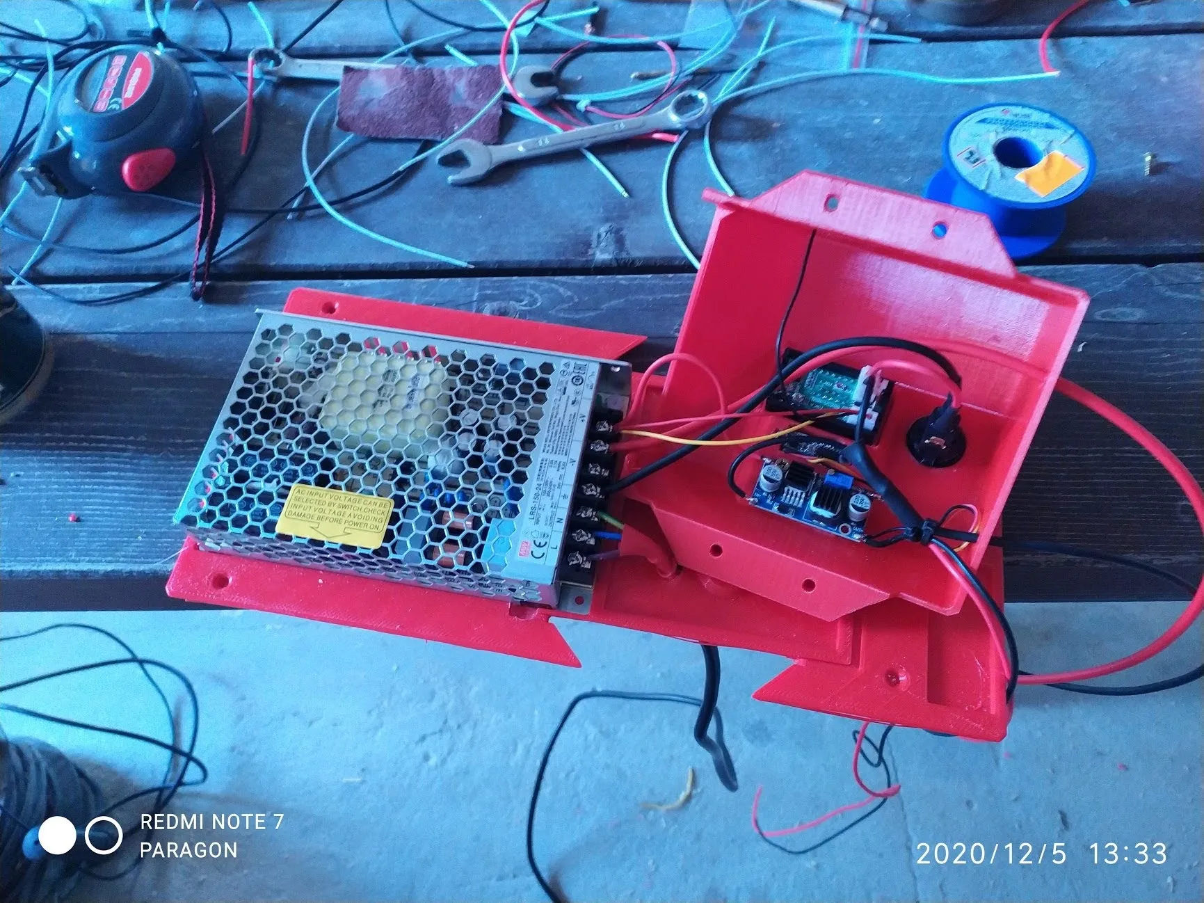 Hộp nguồn 24V Mean Well LRS-150-24 với công tắc và đồng hồ đo