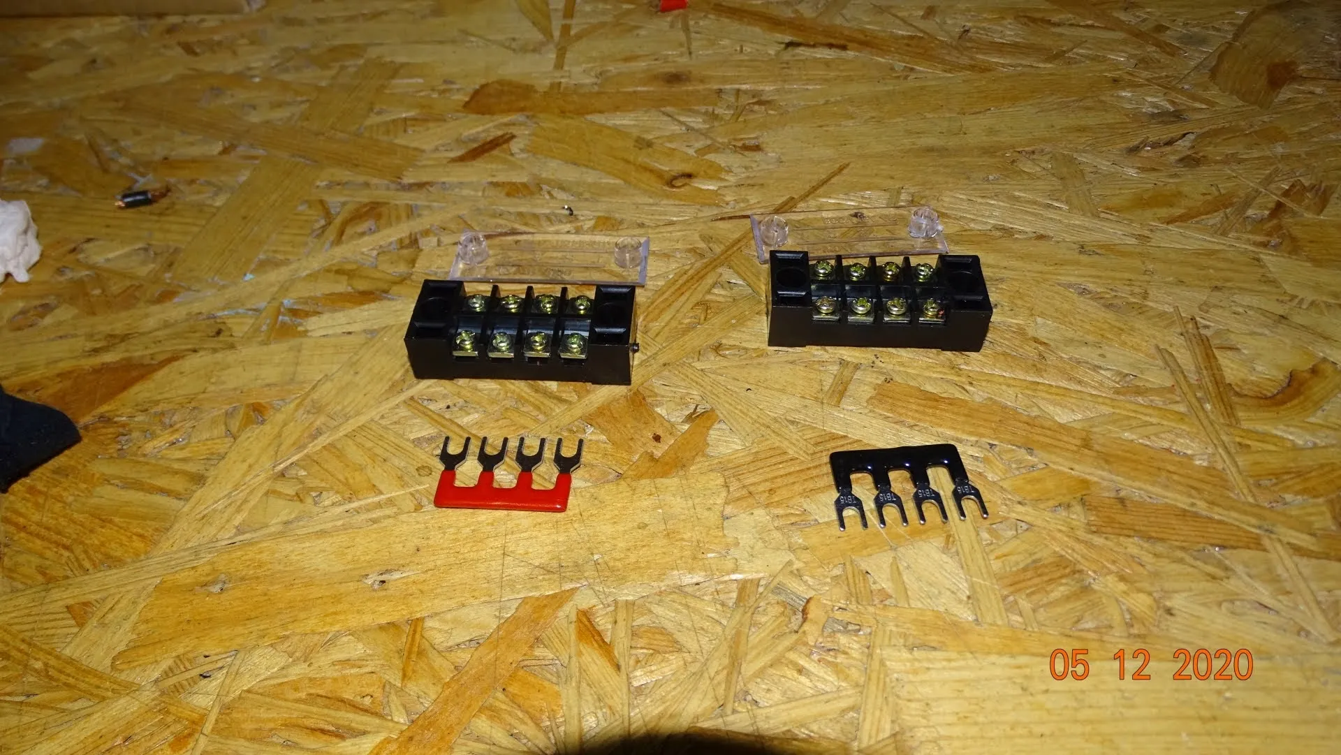 Hộp nguồn 24V Mean Well LRS-150-24 với công tắc và đồng hồ đo