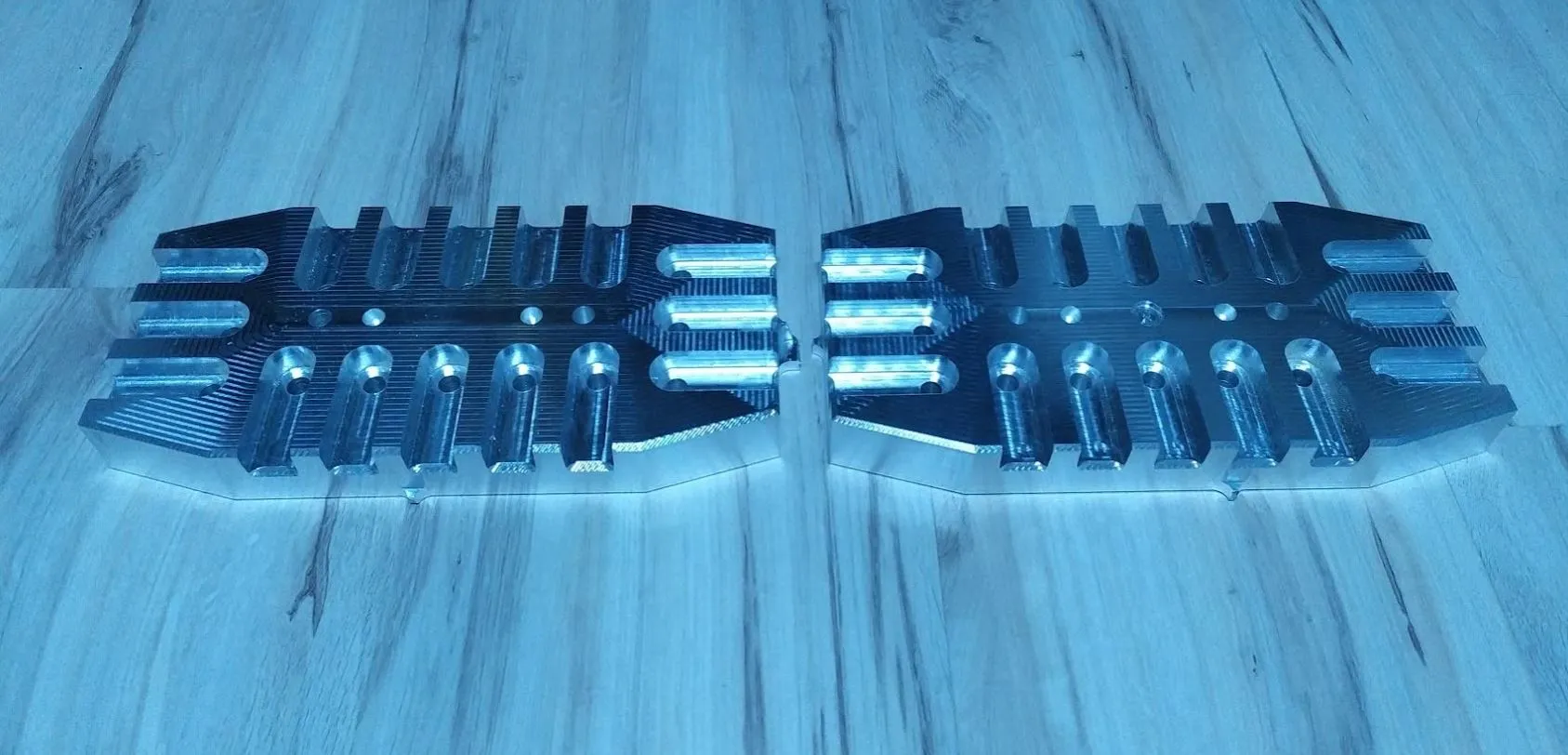 Thiết kế ray busbar bằng nhôm cho pin lưu trữ năng lượng