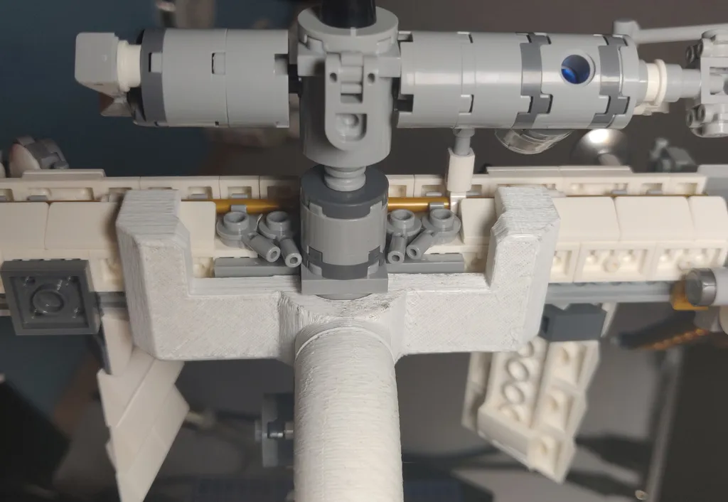 Giá đỡ treo tường cho Trạm Không Gian Quốc Tế LEGO