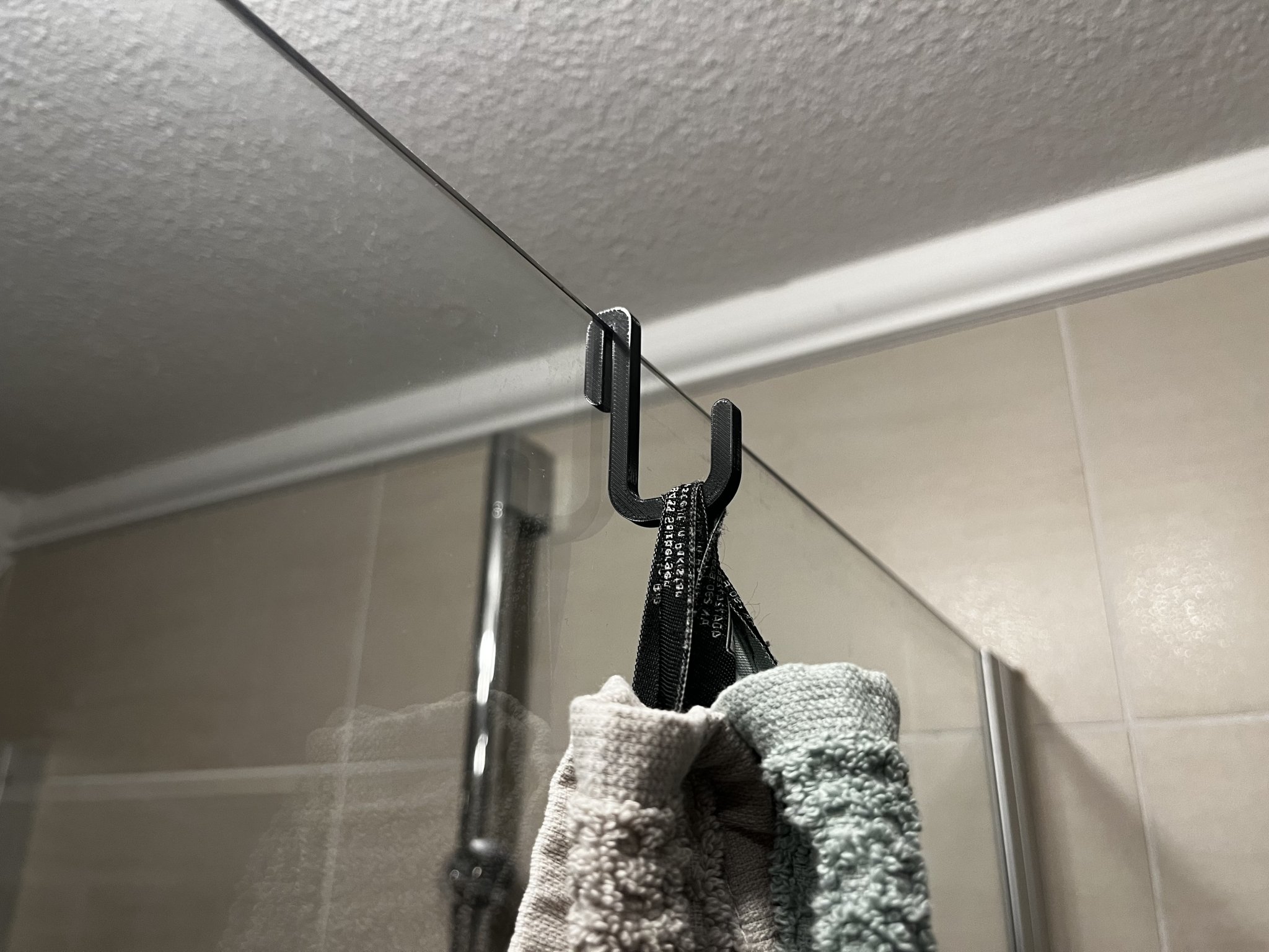 Móc treo tường phòng tắm cho khăn tắm