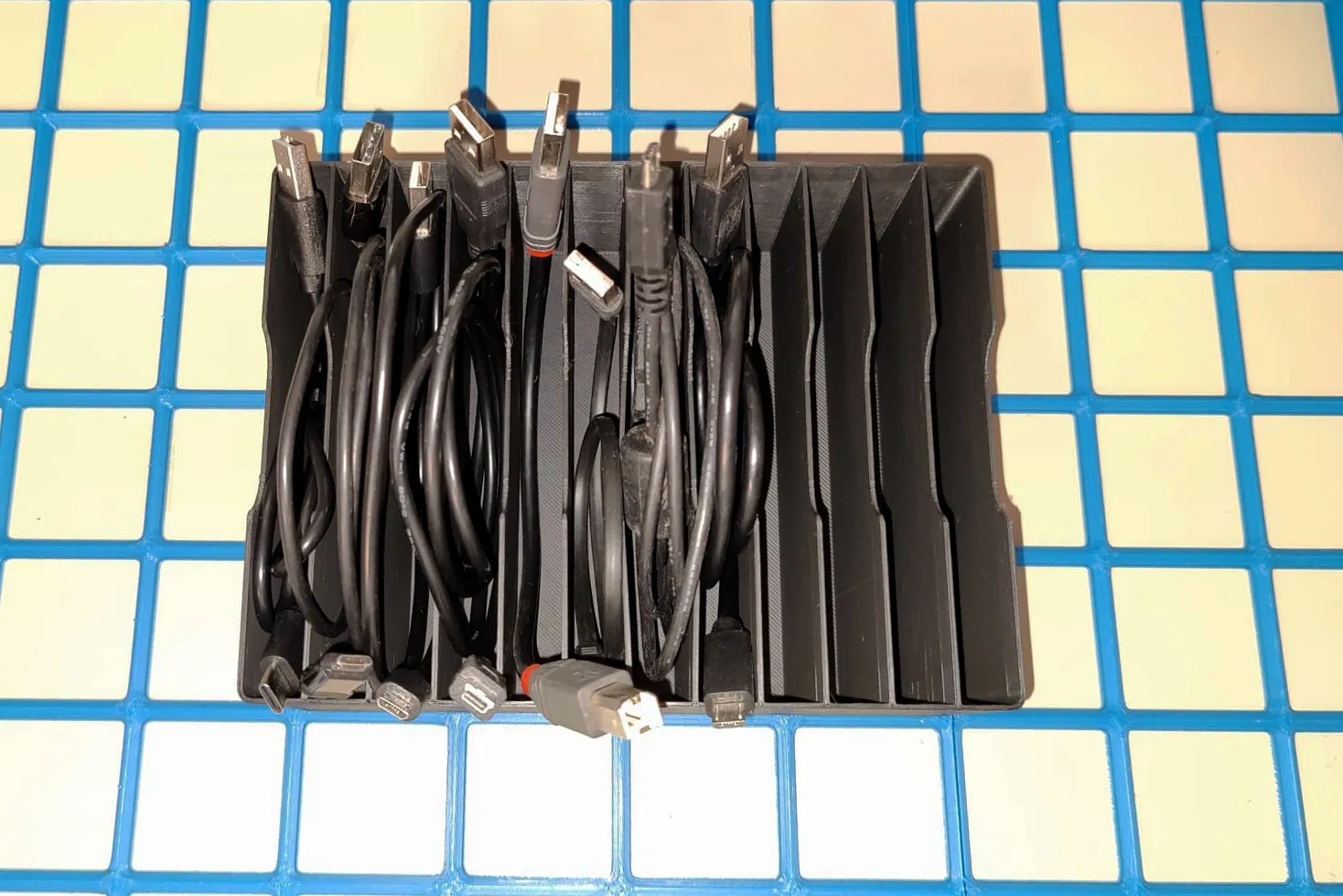 Khay tổ chức cáp USB 12x - gridfinity 3x4