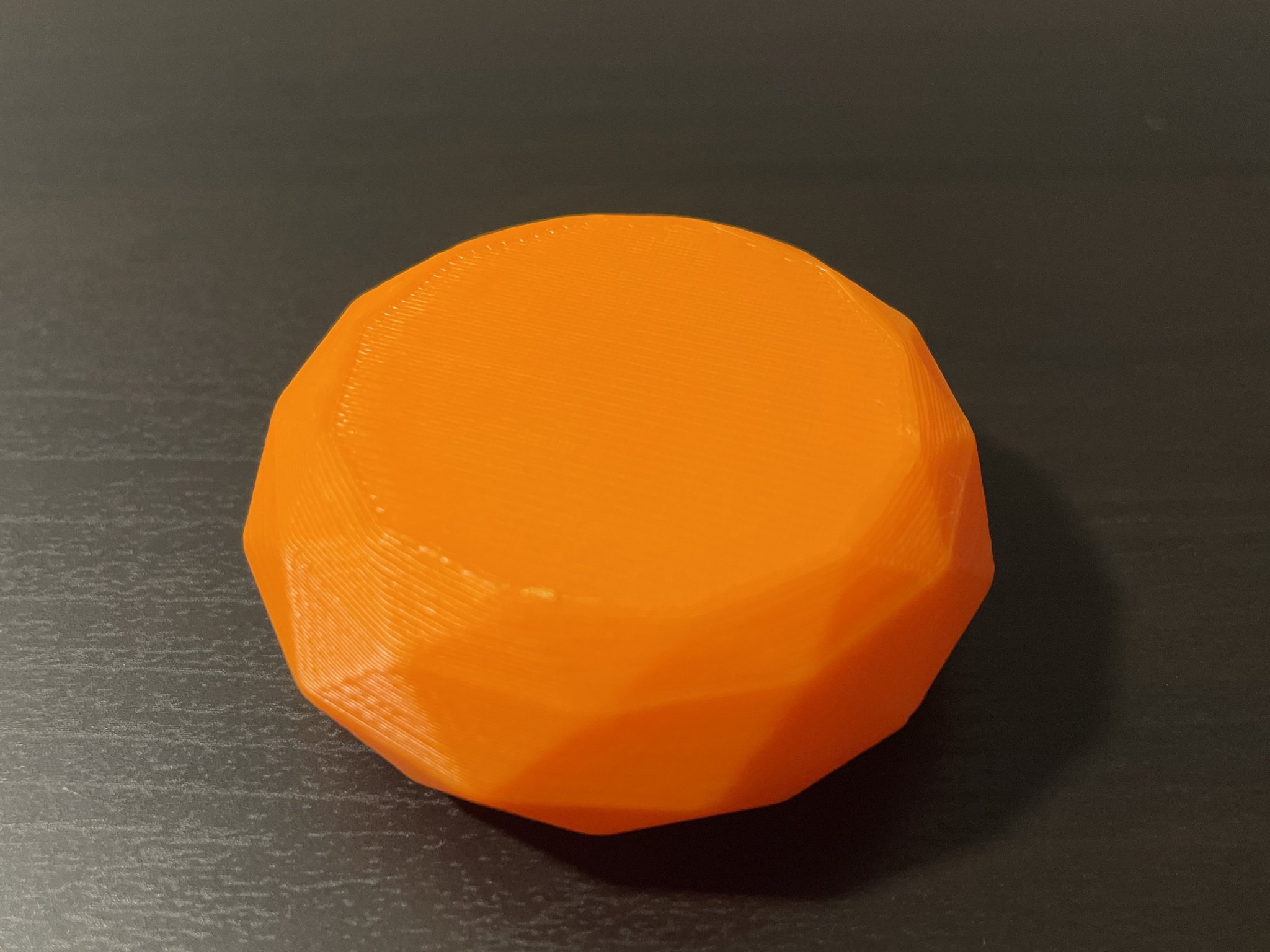 Kho báu đá quý của cướp biển trong rương chôn giấu