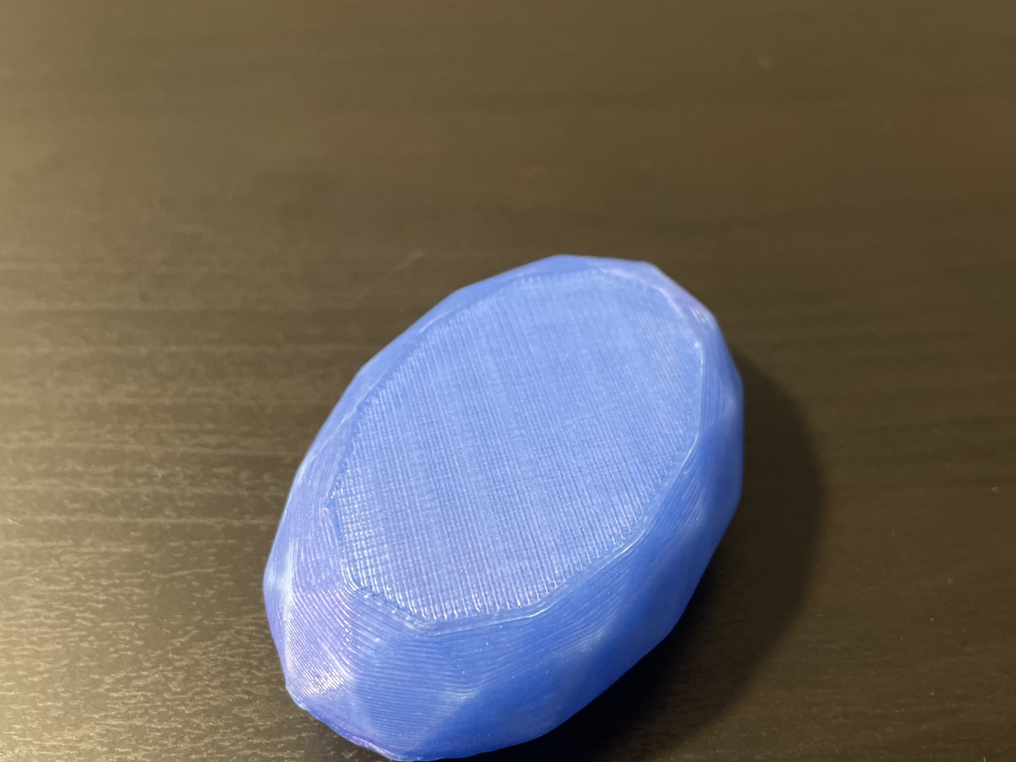 Kho báu đá quý của cướp biển trong rương chôn giấu