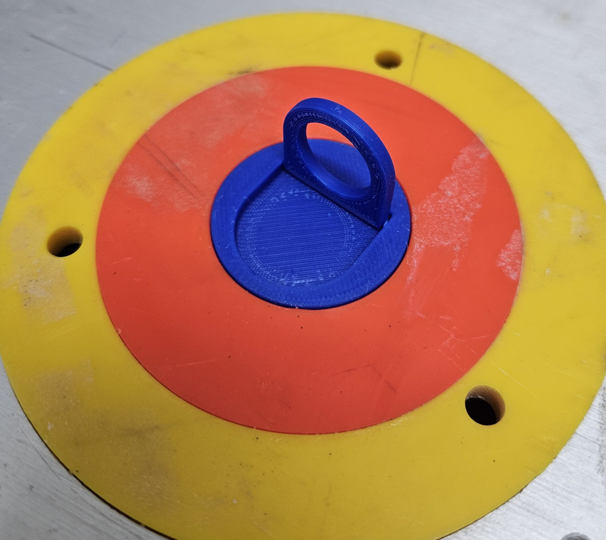 Nắp chặn lỗ bàn router khi không sử dụng