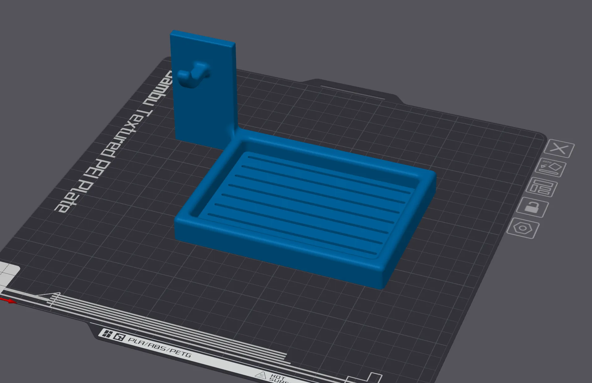 Giá đỡ bọt biển và bàn chải trong bếp