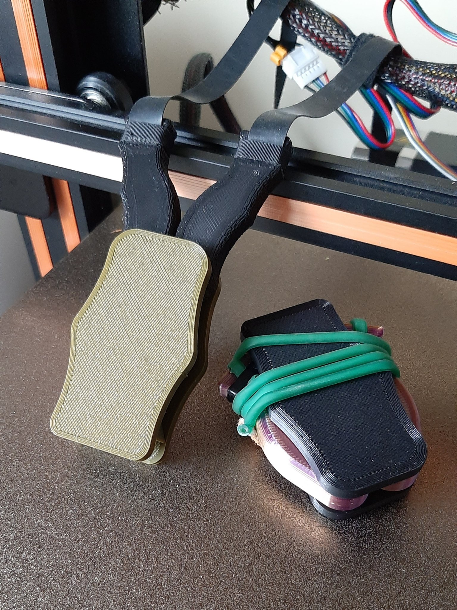 Beetle" - súng cao su gập lại với thiết kế thông minh