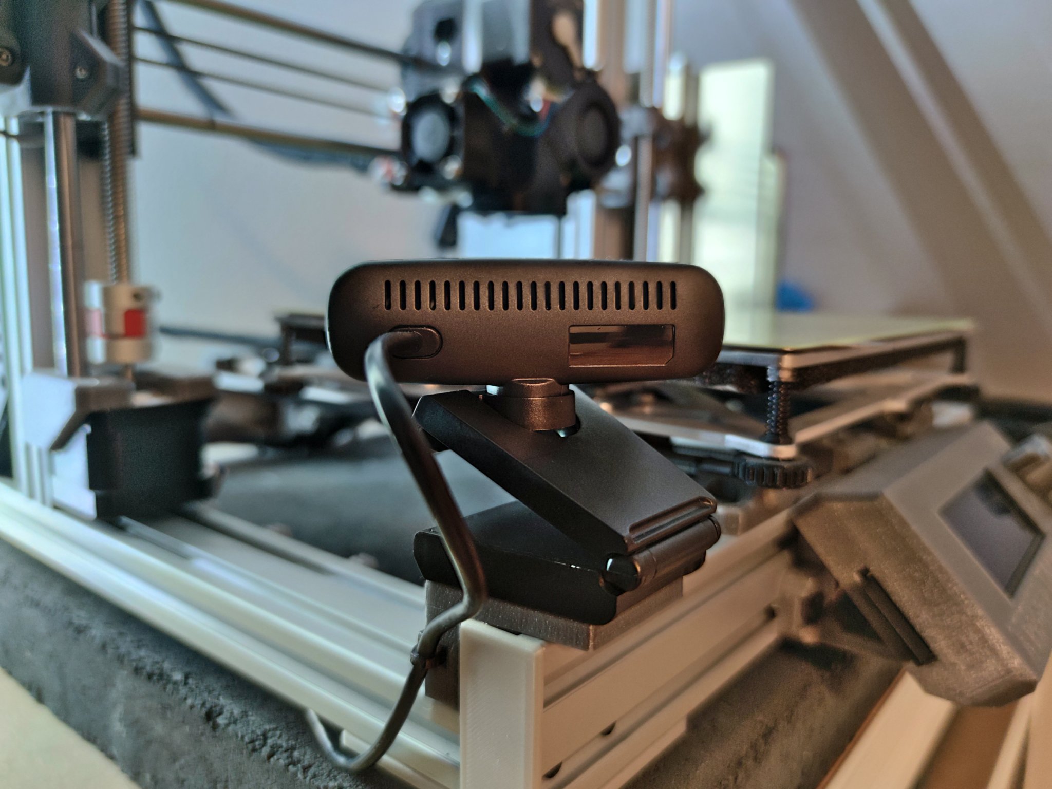 Giá đỡ webcam Aukey PC-W3S cho thanh nhôm 20xx