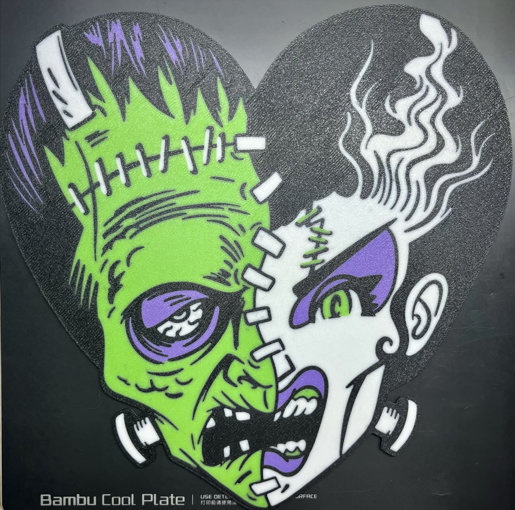 Cặp đôi Frank và cô dâu trong không khí Halloween