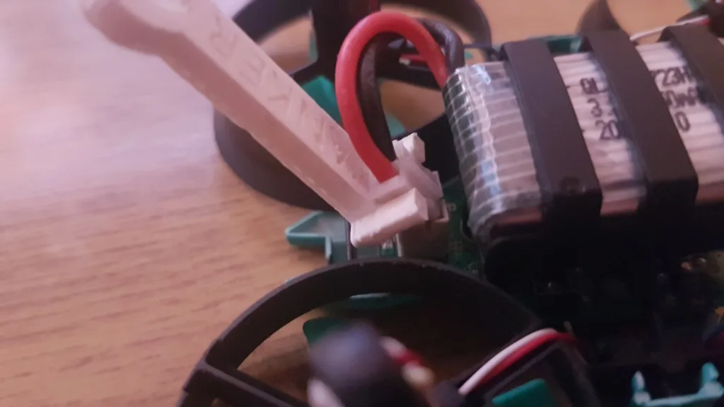 Móc khóa kéo cáp cho pin drone