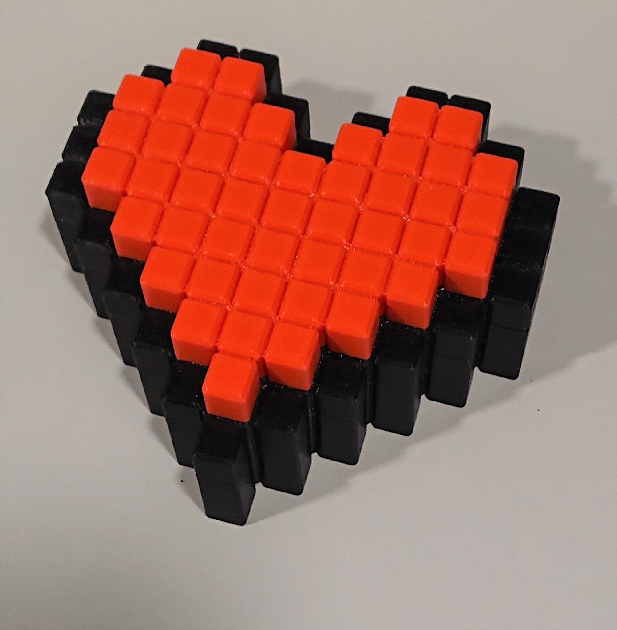 Hộp trái tim pixel 8-bit cho người yêu công nghệ