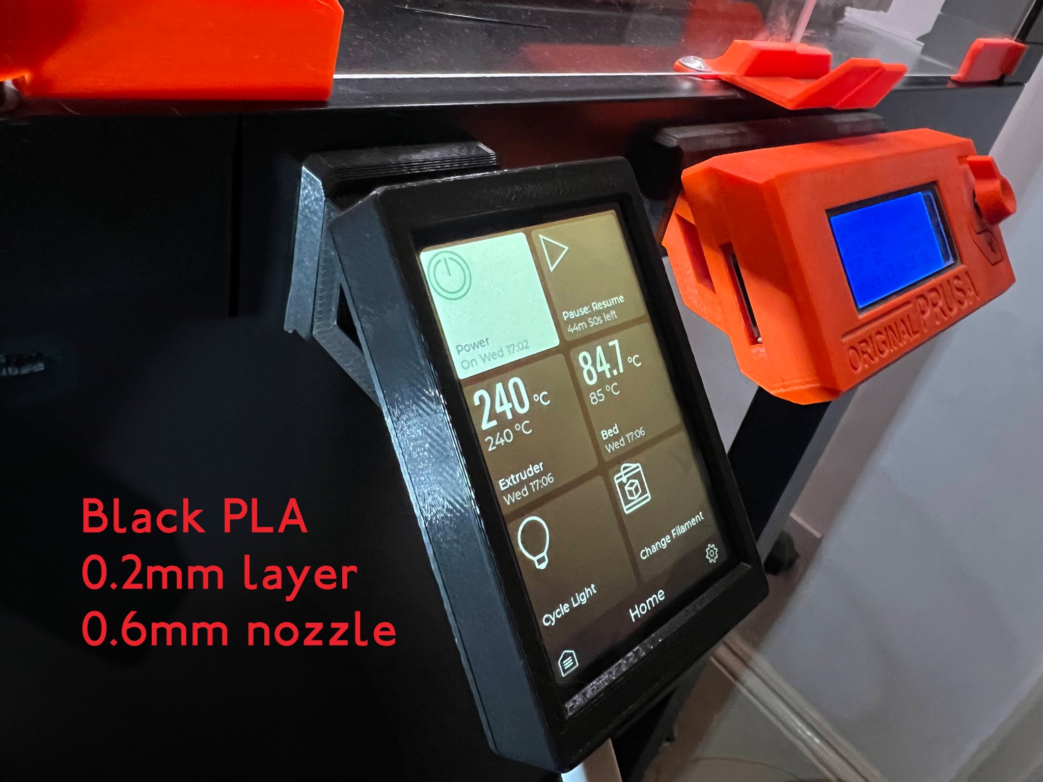 Giá đỡ và vỏ cho bảng điều khiển WT32-SC01