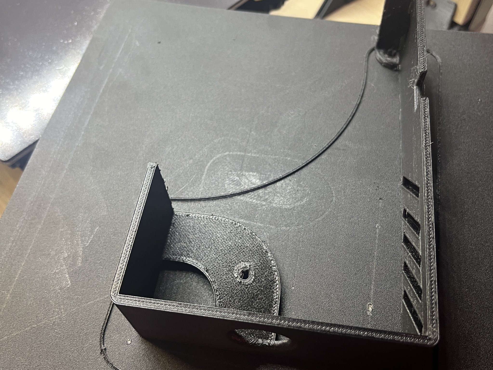 Giá đỡ vỏ ngoài cho bo mạch chính Ender 3 V2 Neo